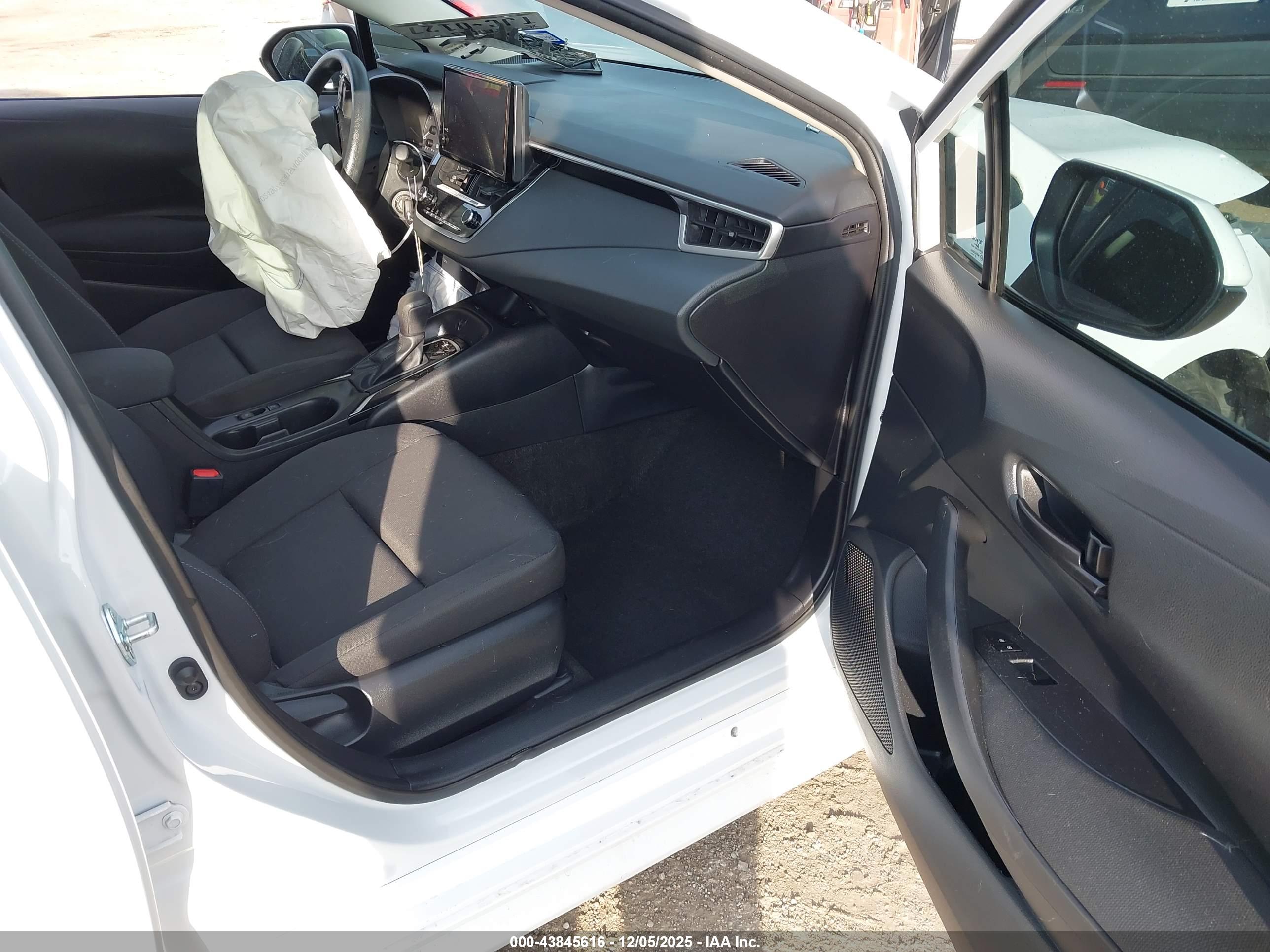 TOYOTA COROLLA image 5