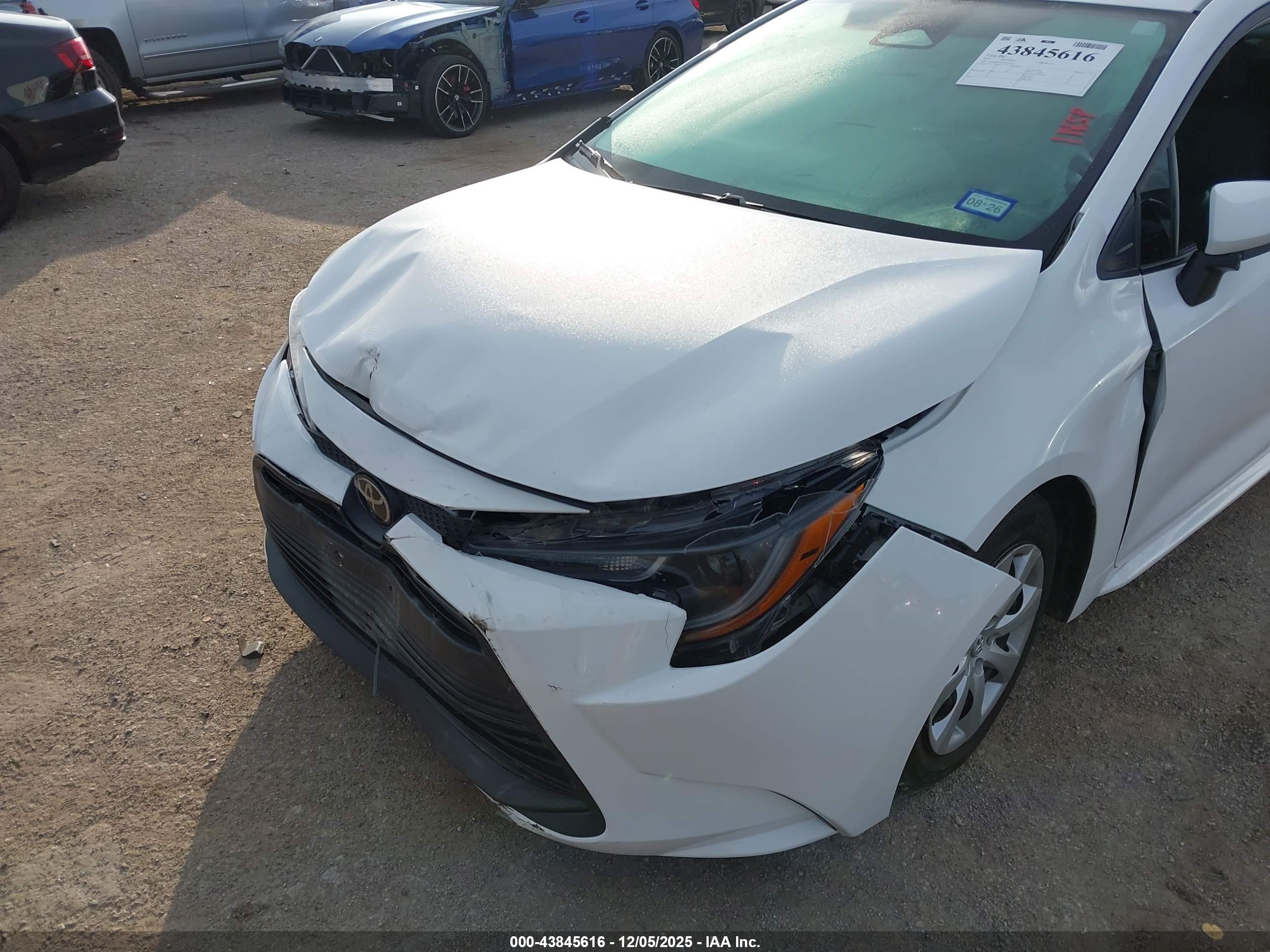 TOYOTA COROLLA image 6