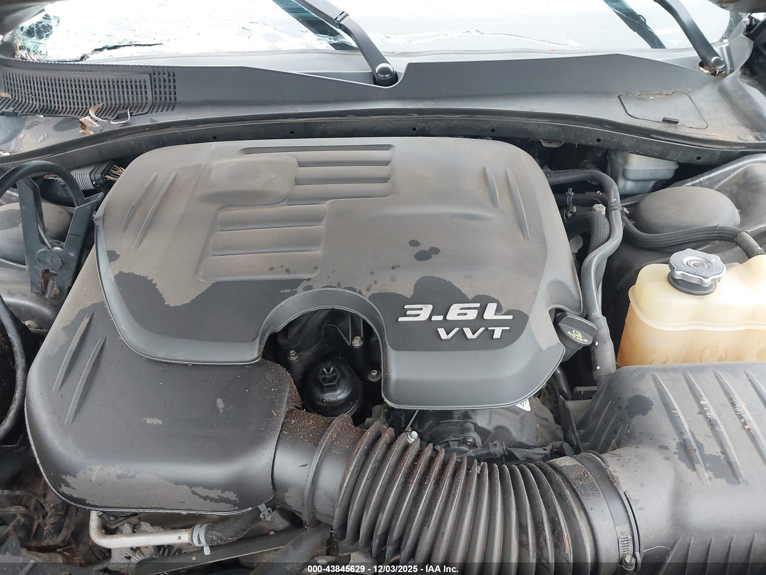 CHRYSLER 300 image 10