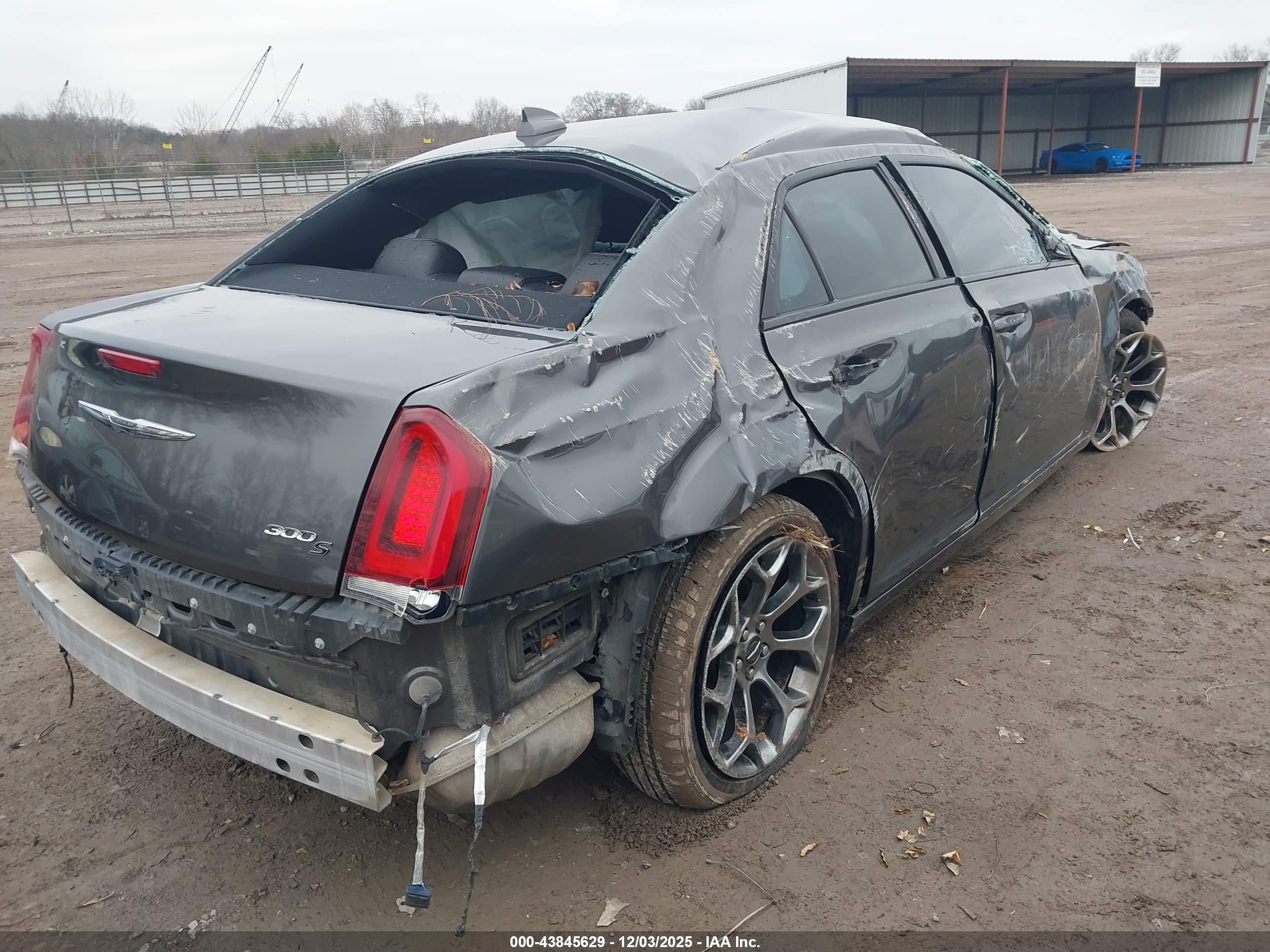 CHRYSLER 300 image 4