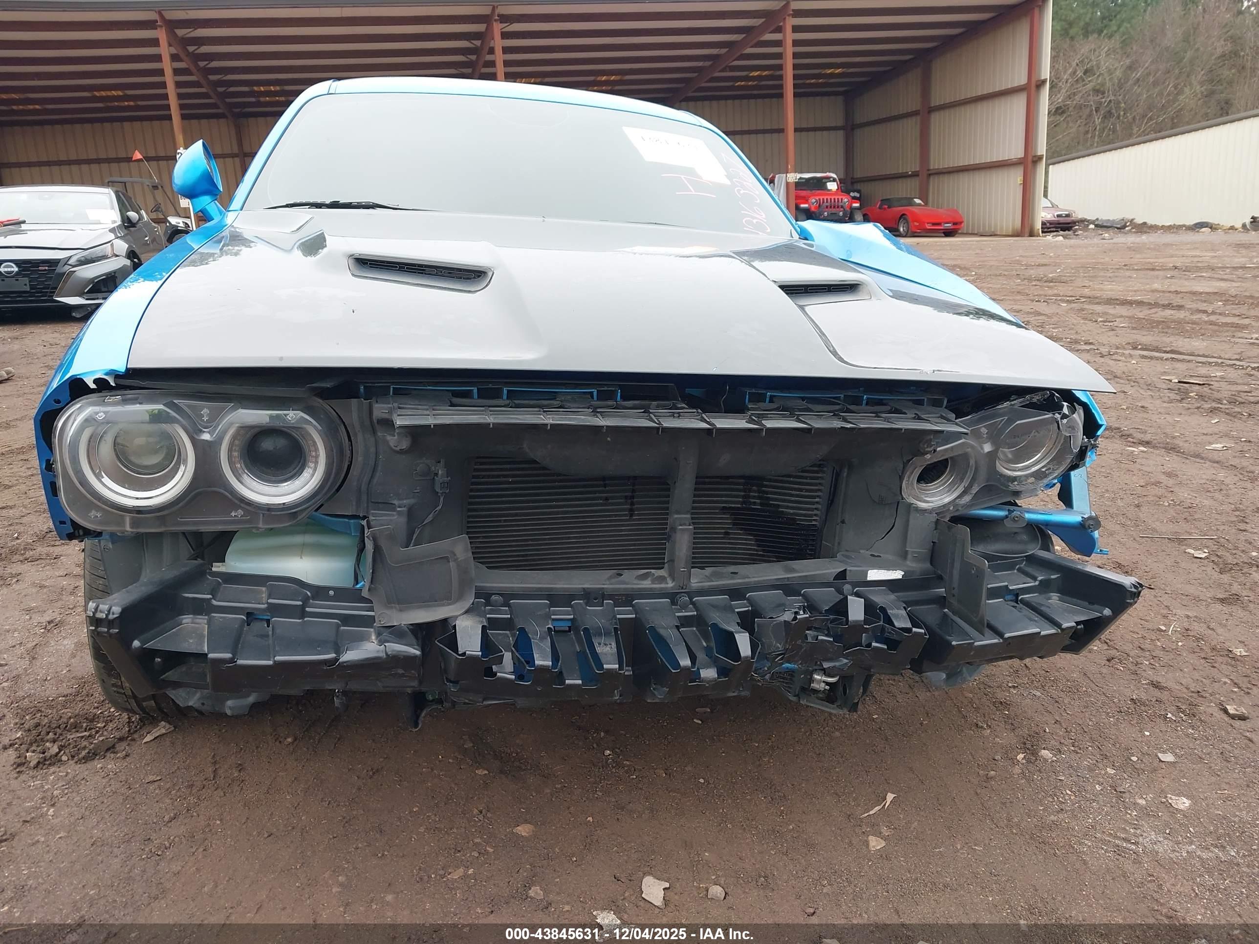 DODGE CHALLENGER image 6