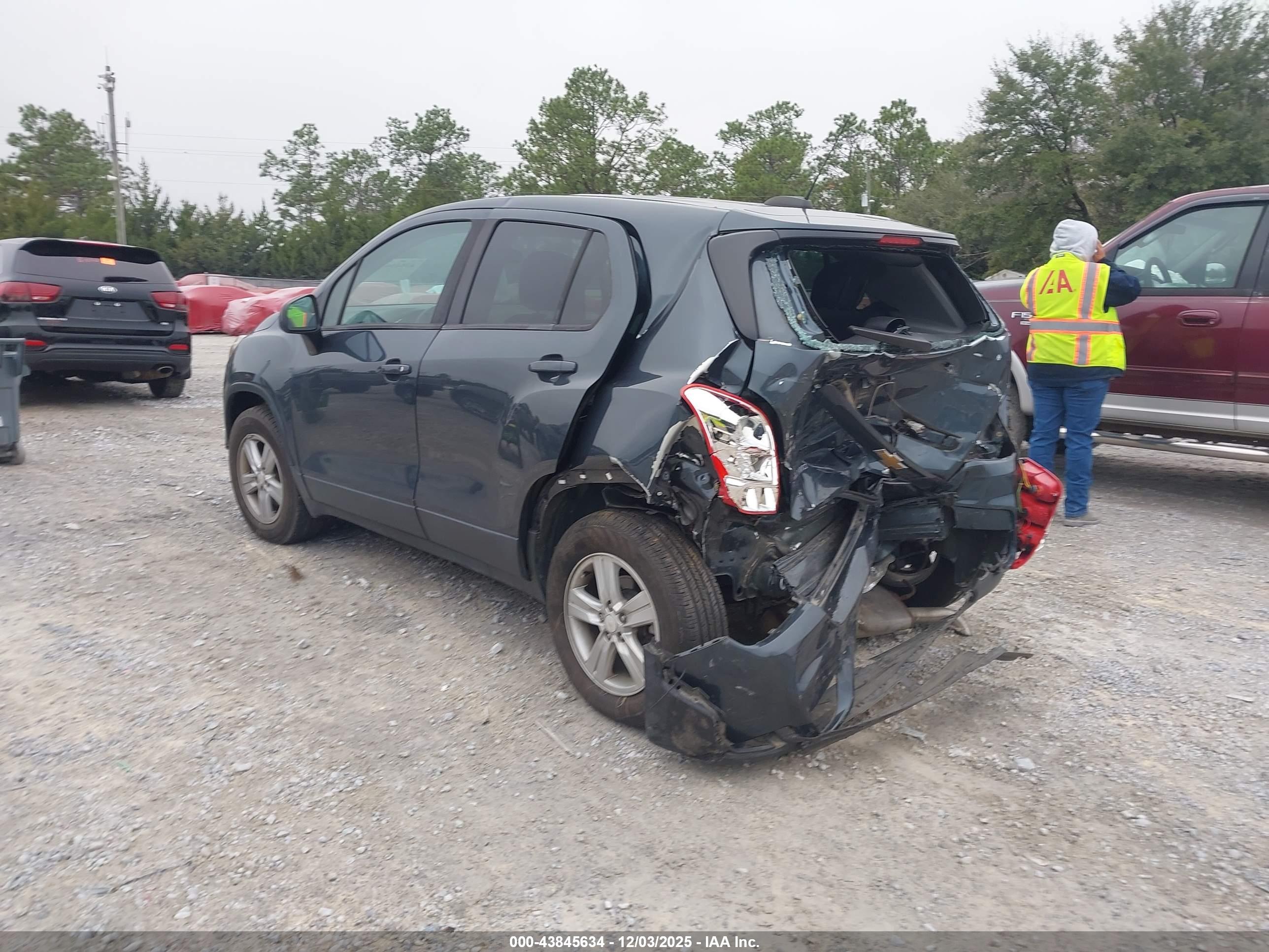 CHEVROLET TRAX image 3