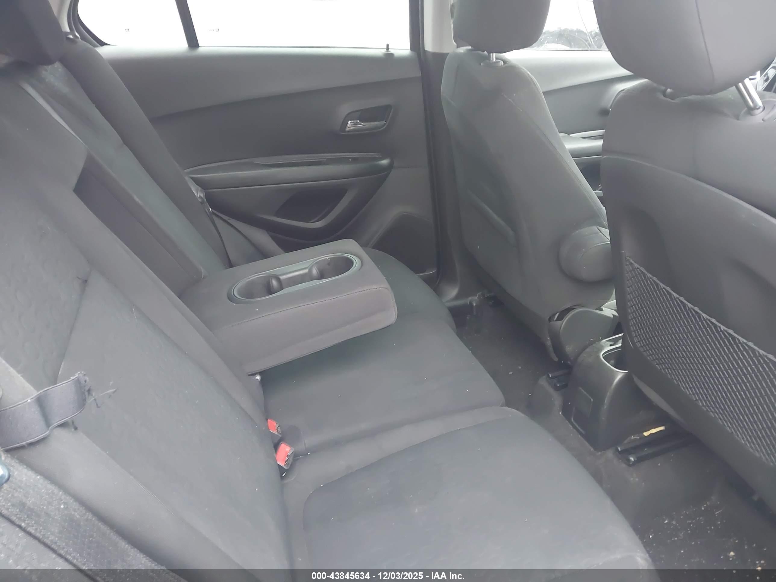 CHEVROLET TRAX image 8