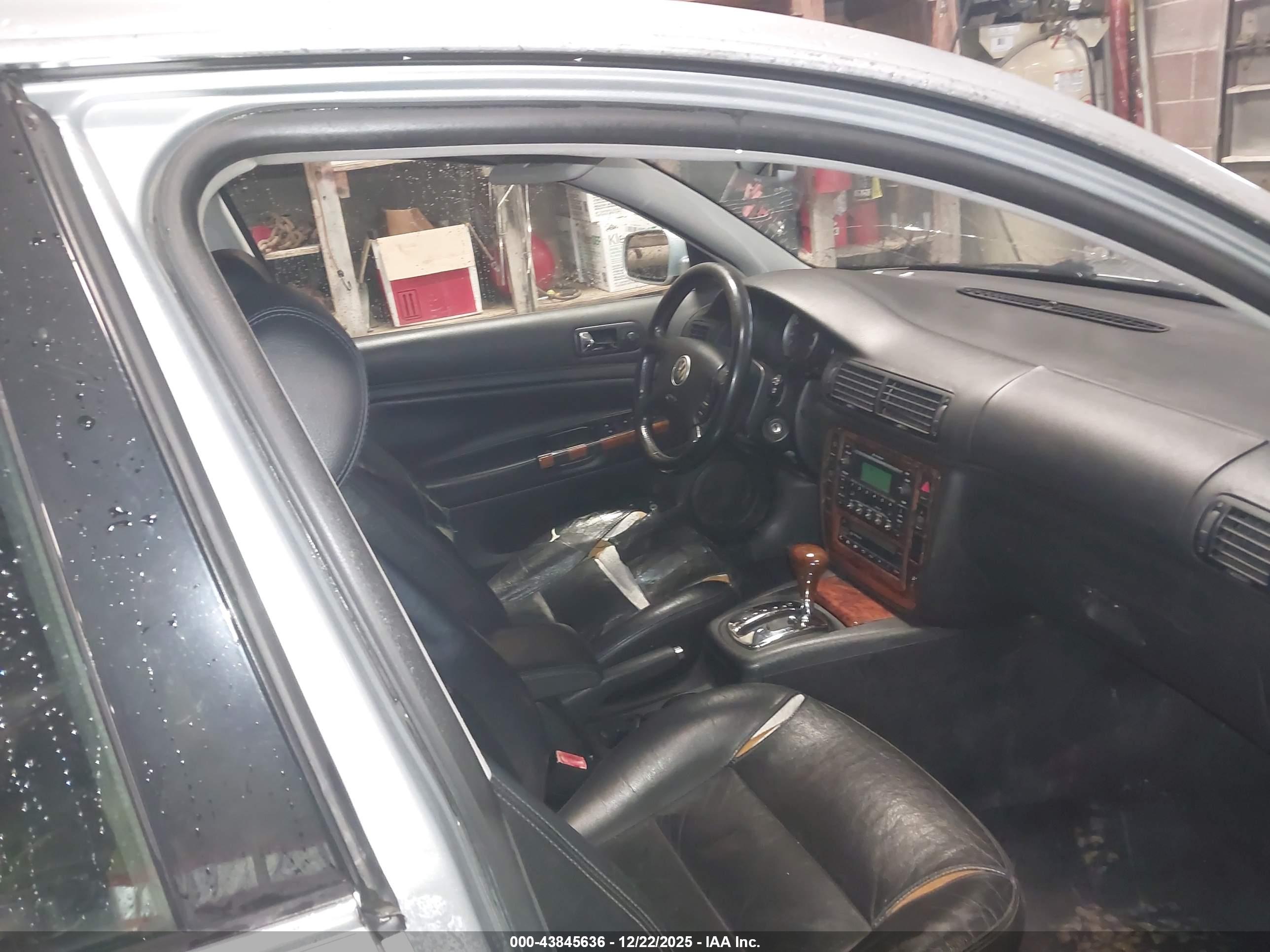 VOLKSWAGEN PASSAT image 5