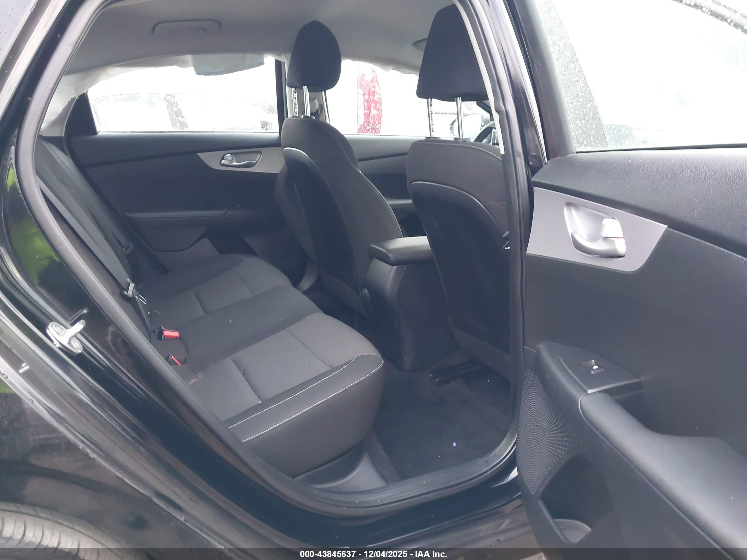 KIA FORTE image 8
