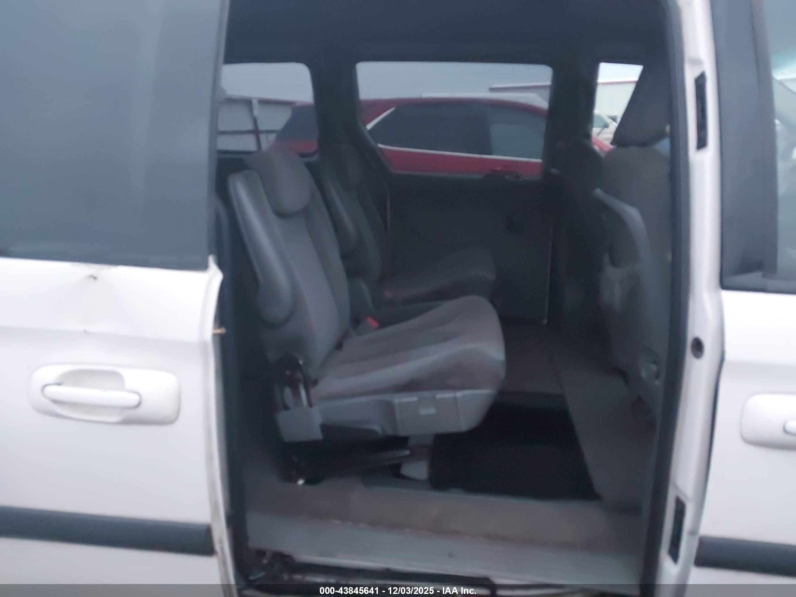 DODGE GRAND image 8