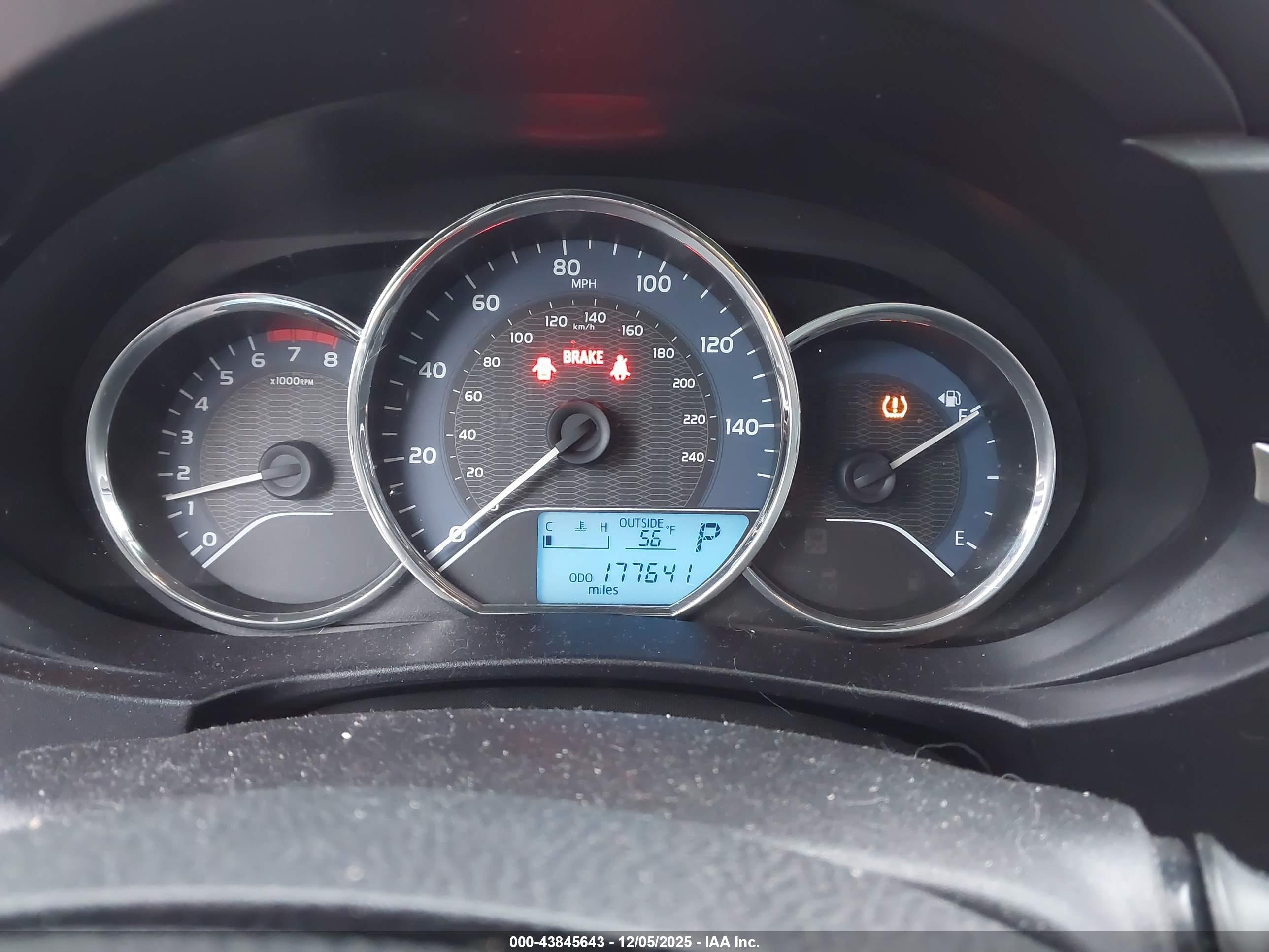 TOYOTA COROLLA image 7