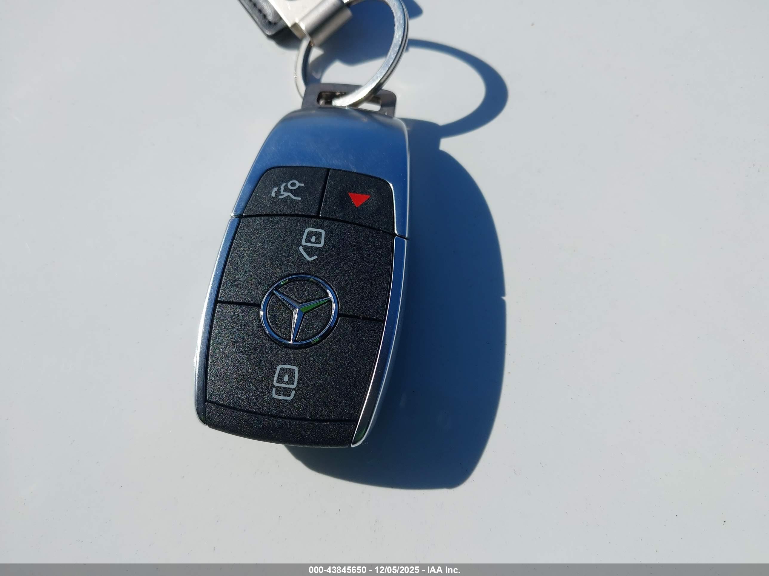 MERCEDES-BENZ CLA image 11