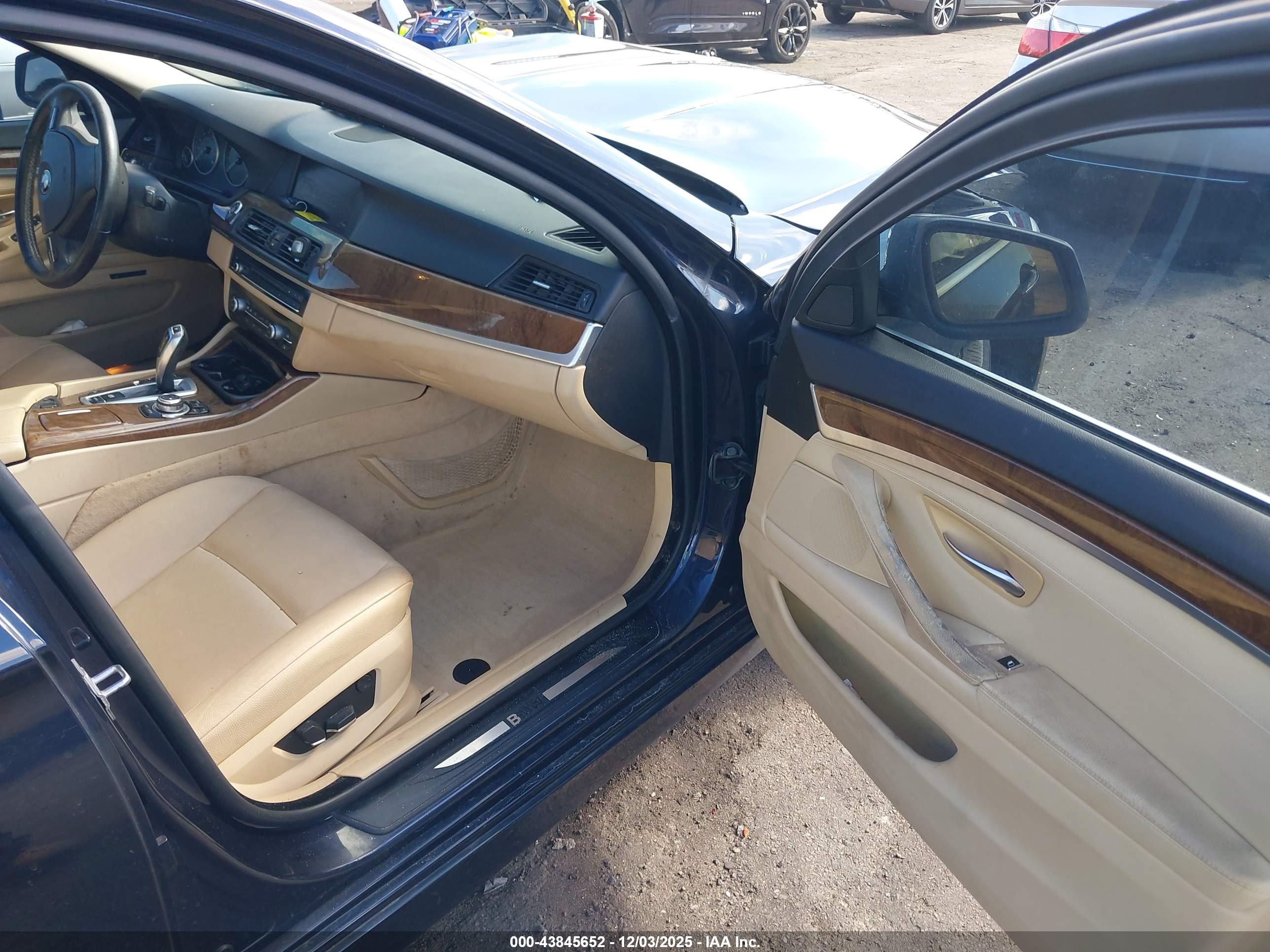 BMW 528I image 5