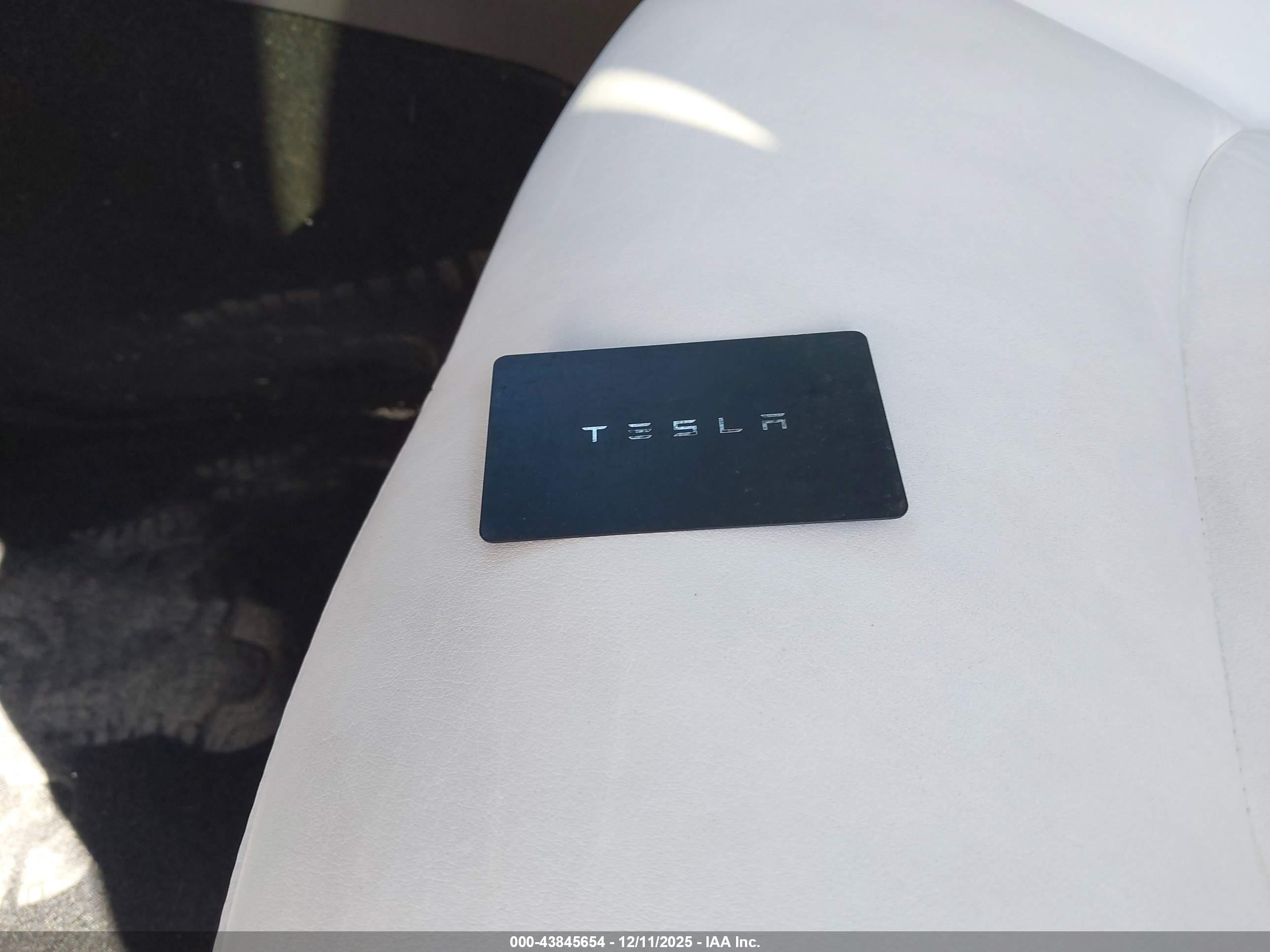 TESLA MODEL image 11