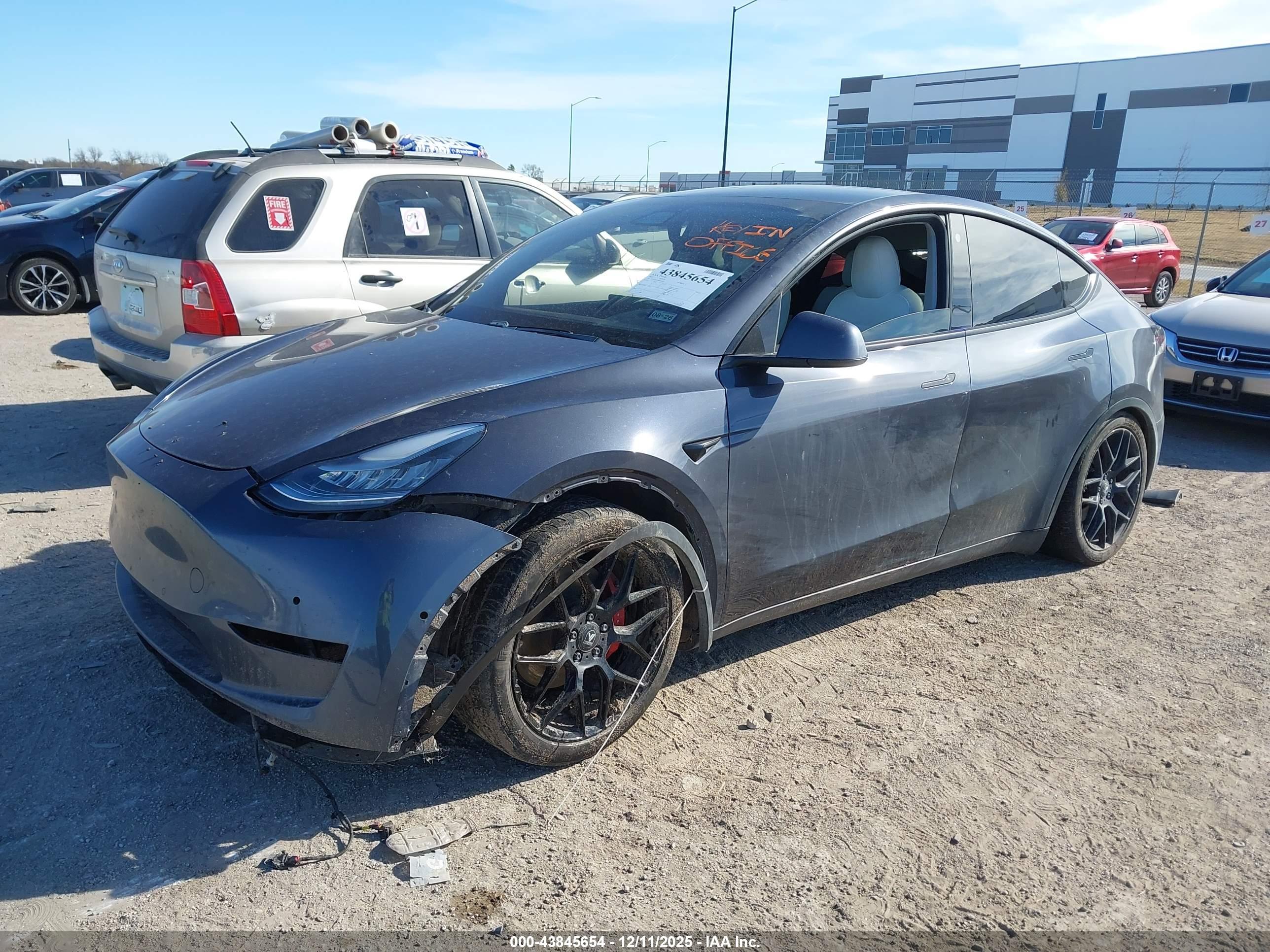 TESLA MODEL image 2