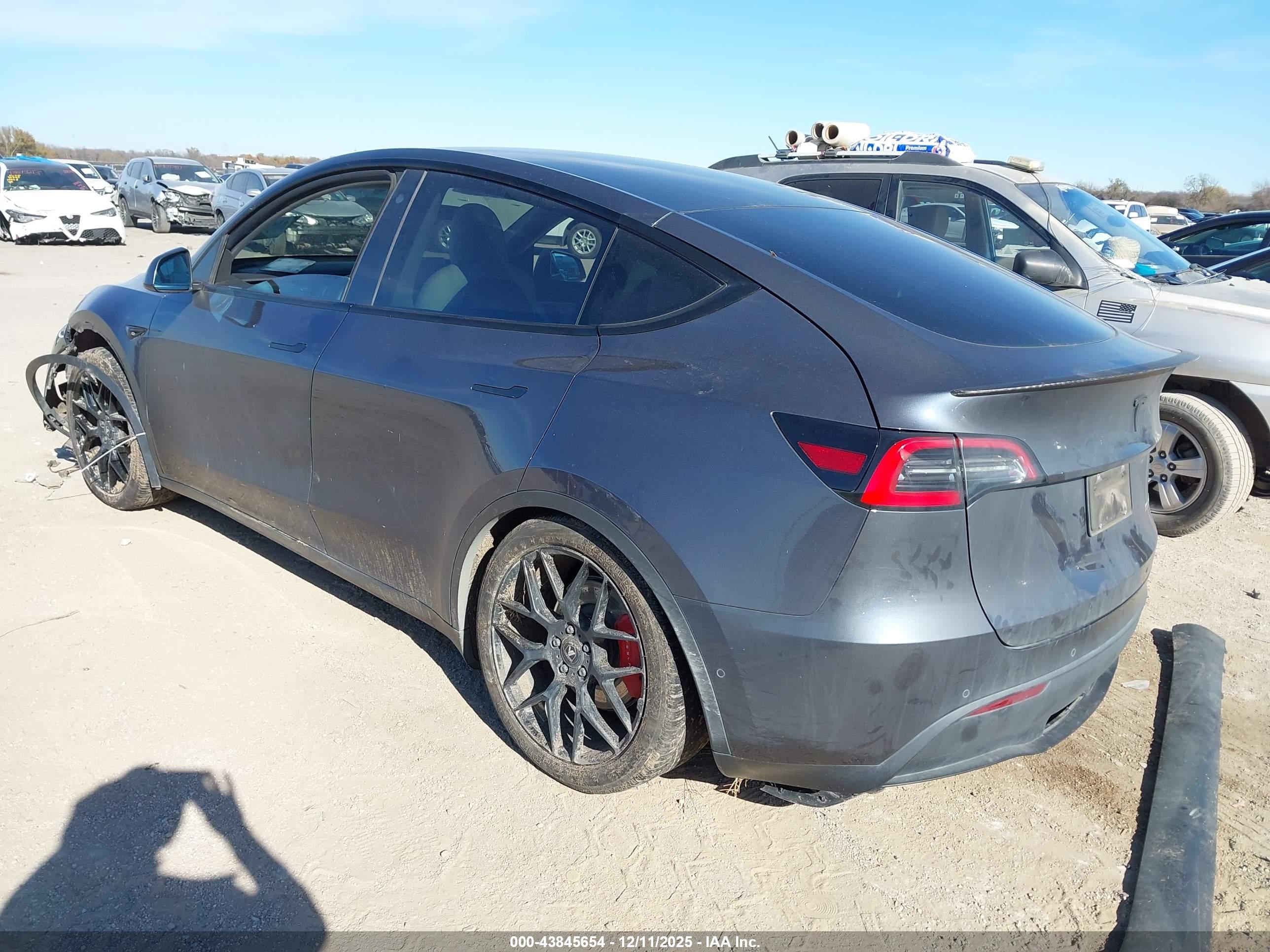 TESLA MODEL image 3