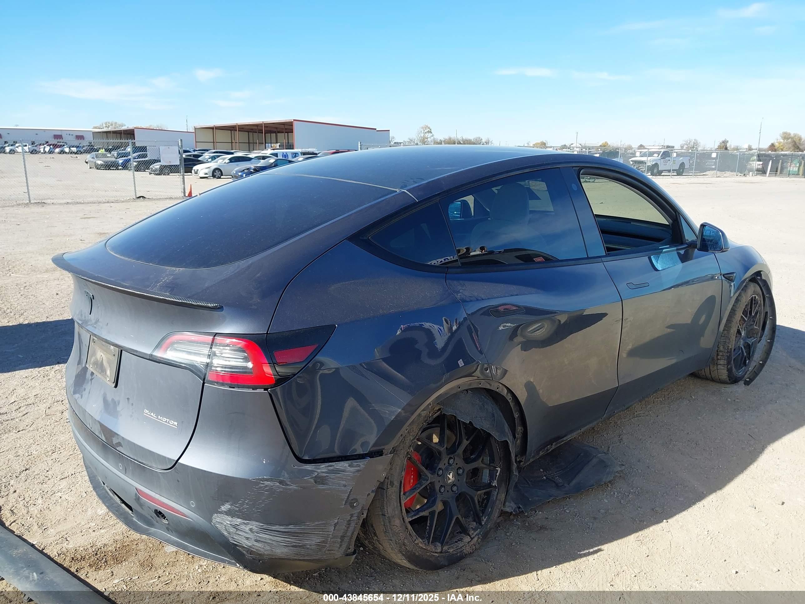 TESLA MODEL image 4