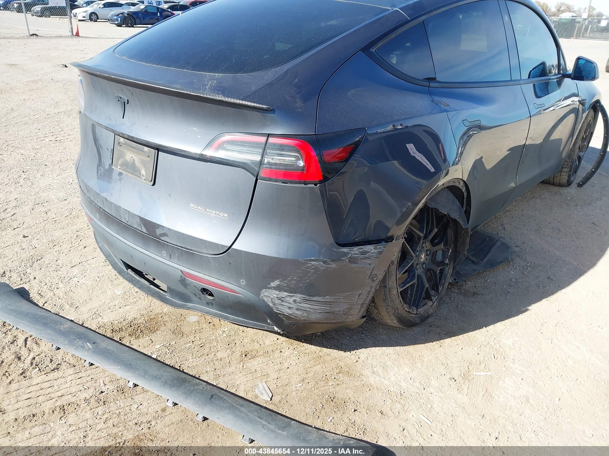 TESLA MODEL image 6