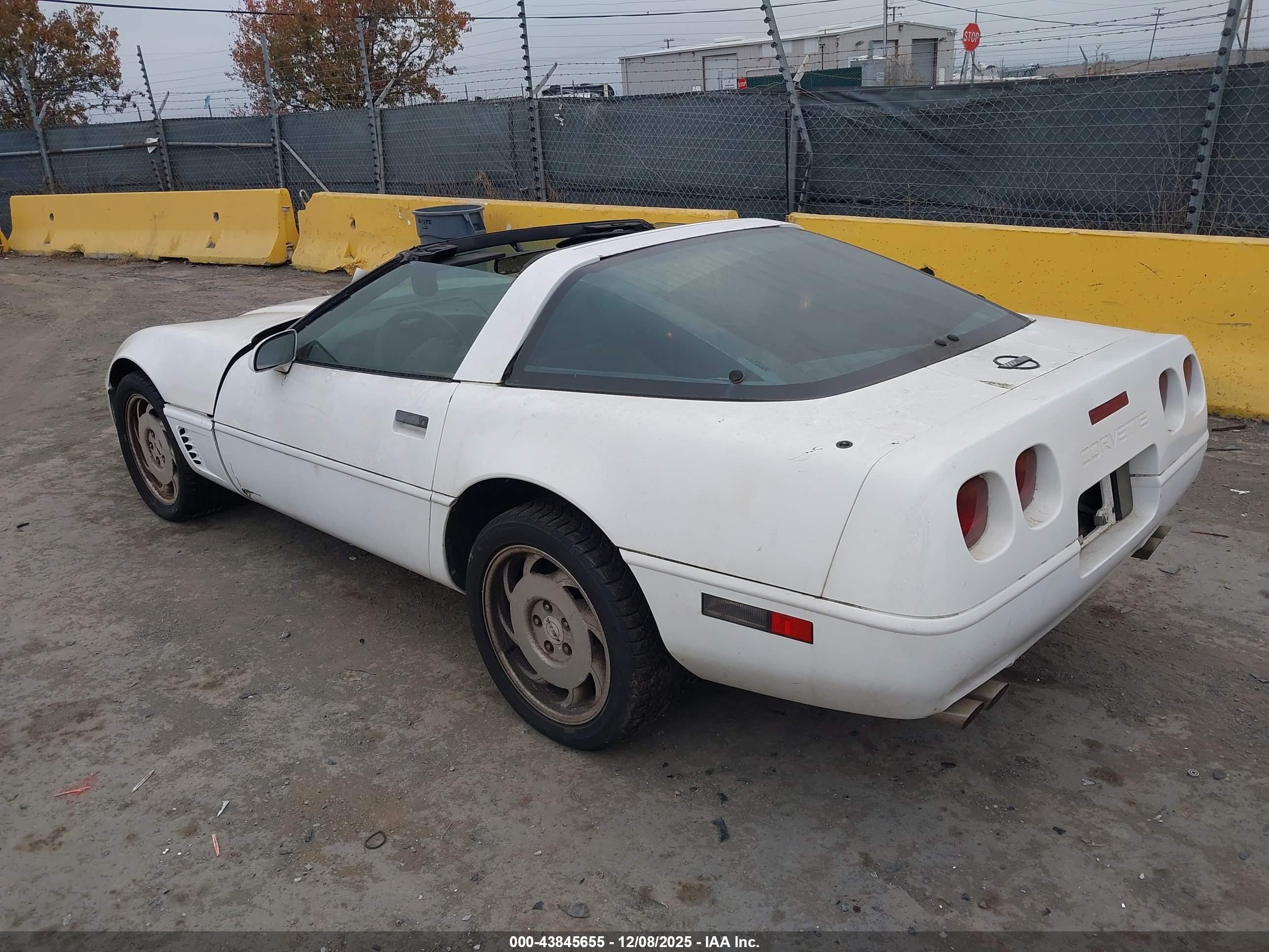 CHEVROLET CORVETTE image 3