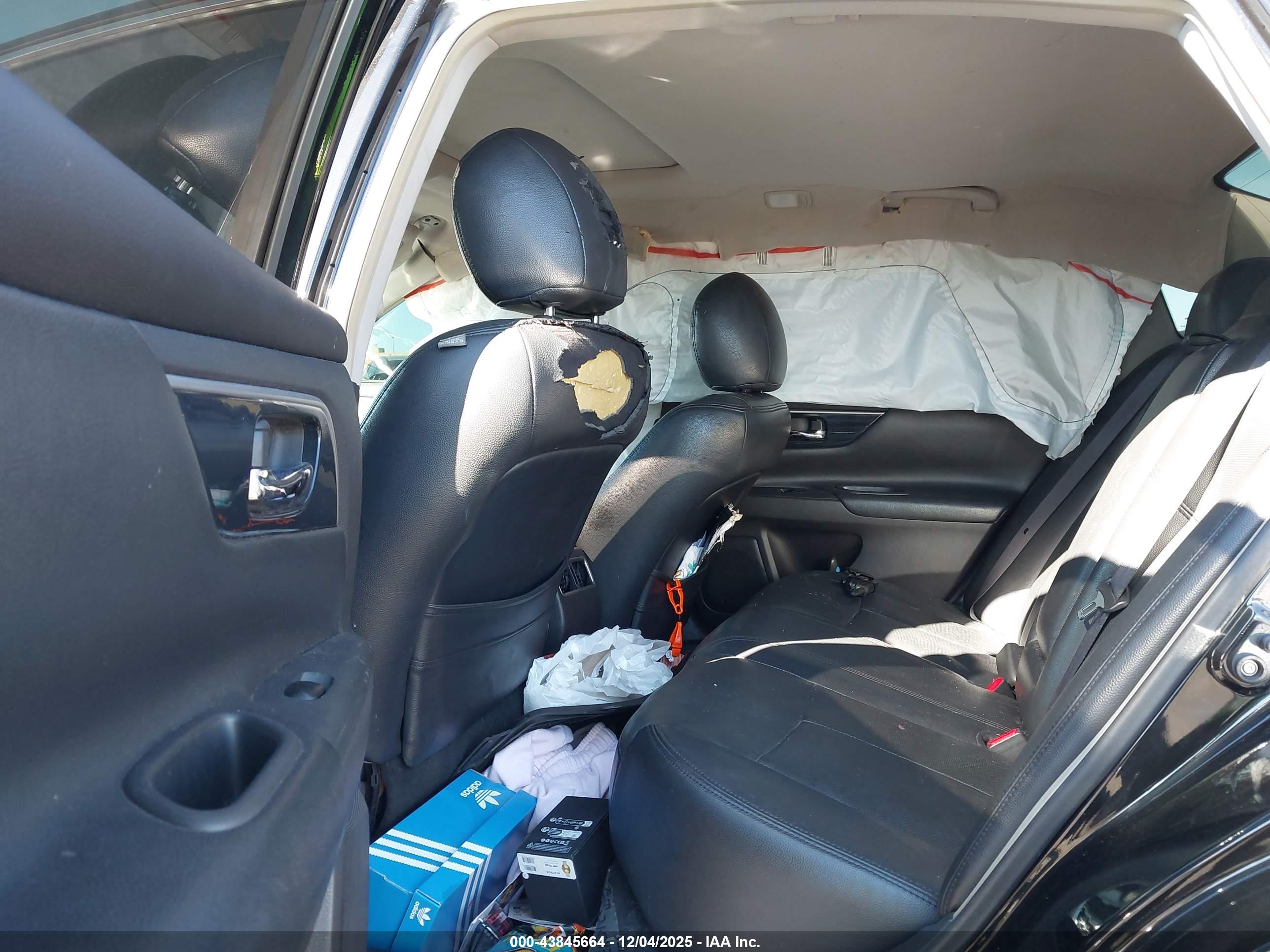 NISSAN ALTIMA image 8