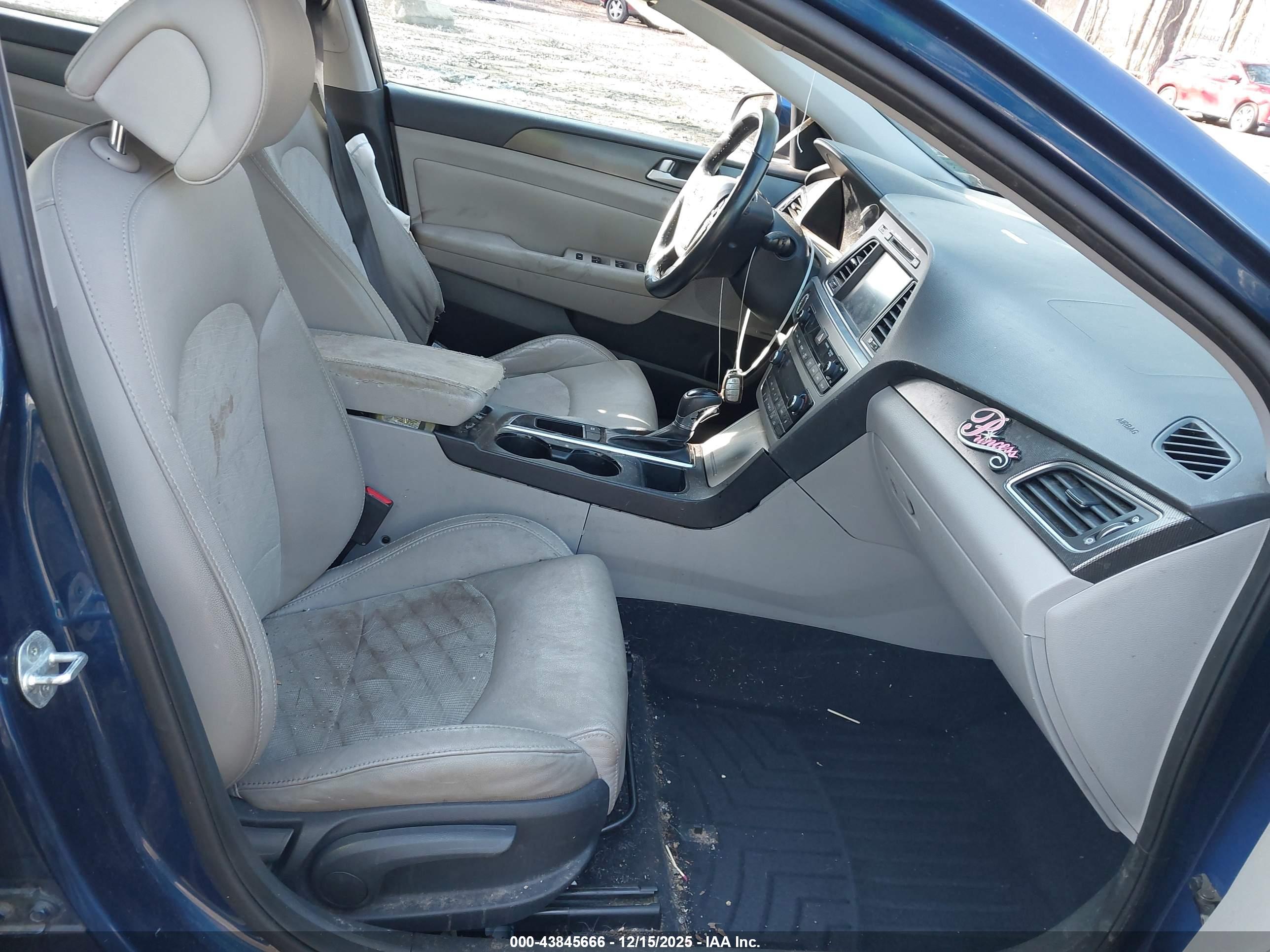 HYUNDAI SONATA image 5