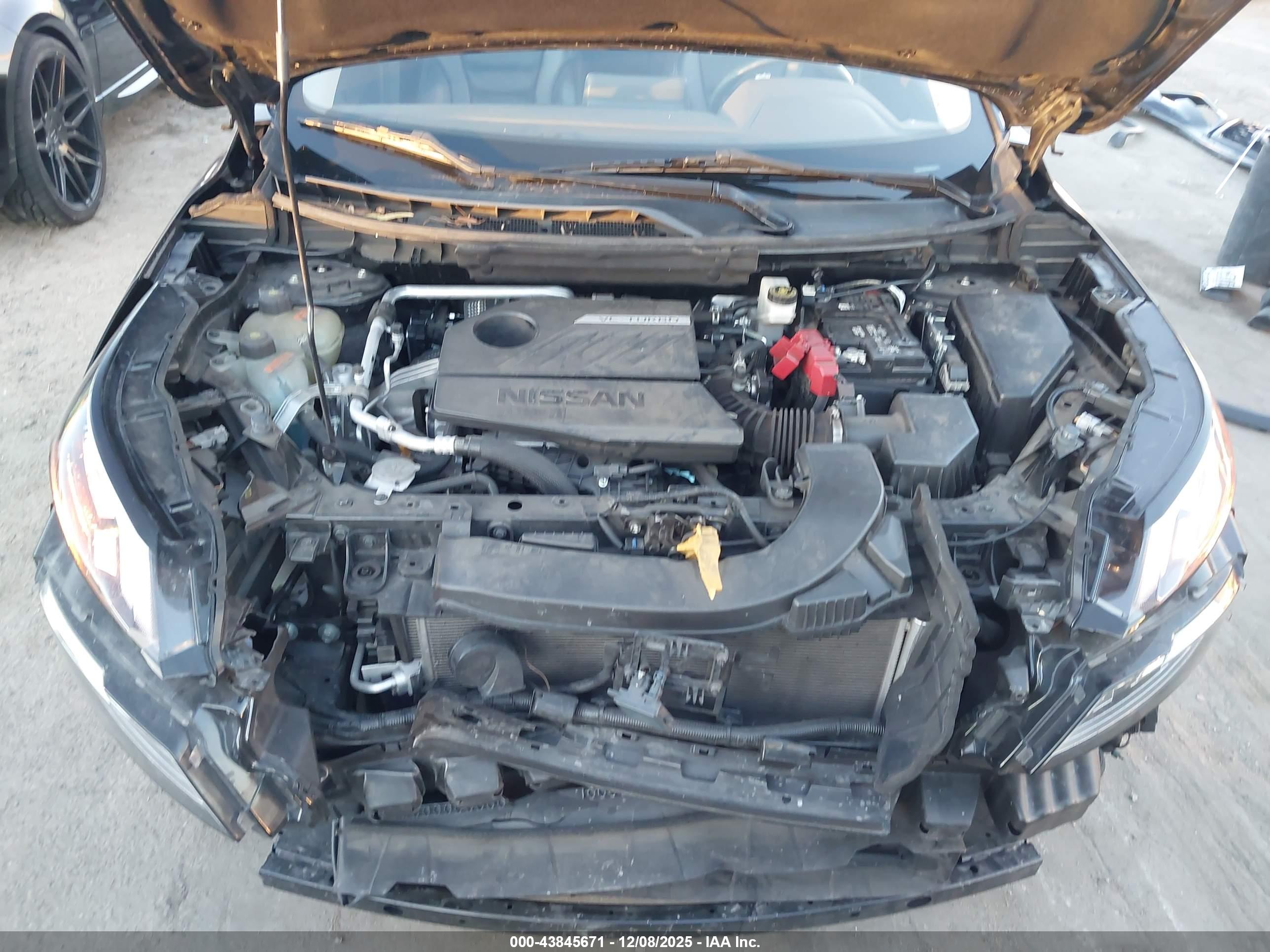 NISSAN ROGUE image 10