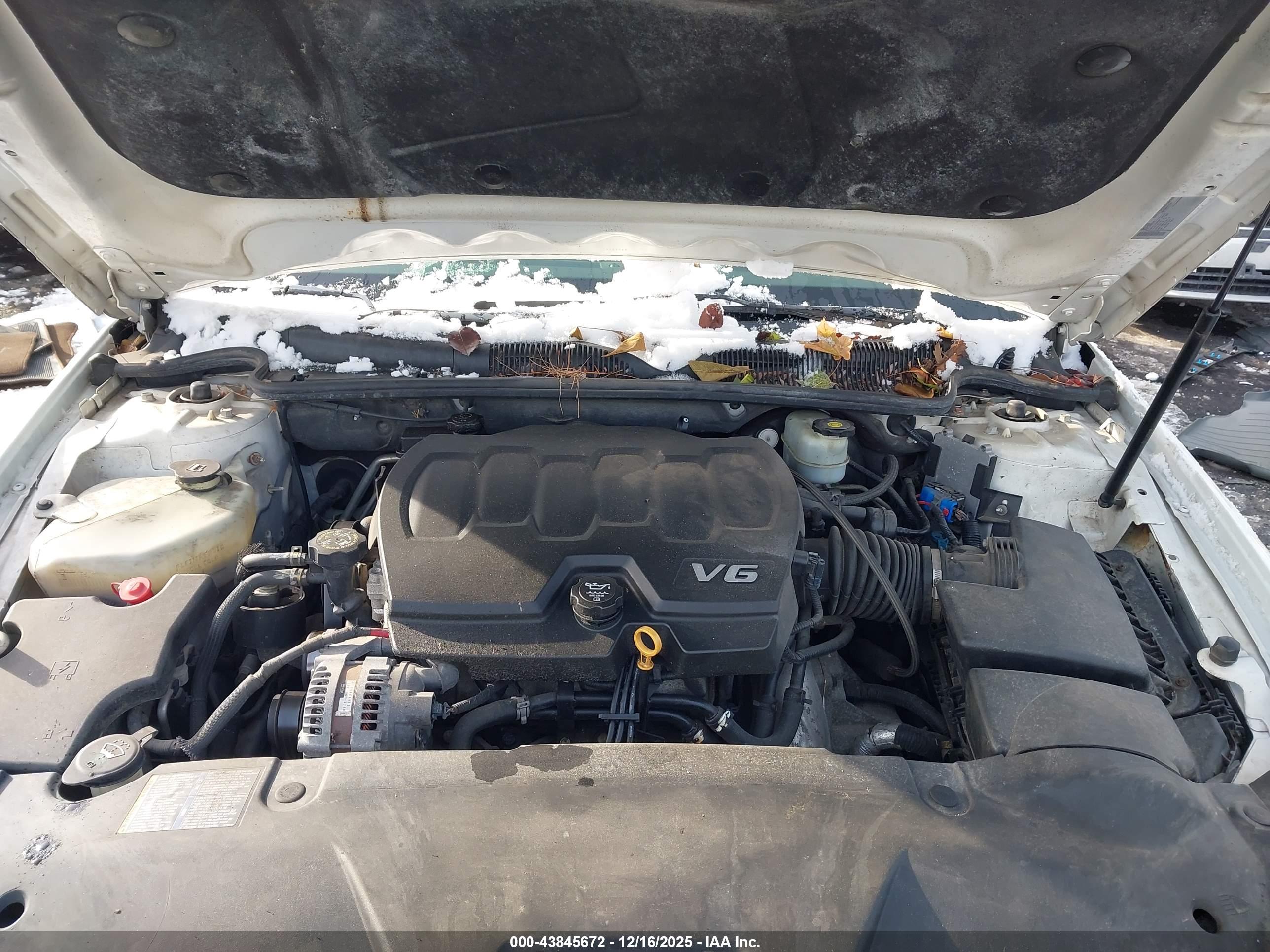 BUICK LUCERNE image 10