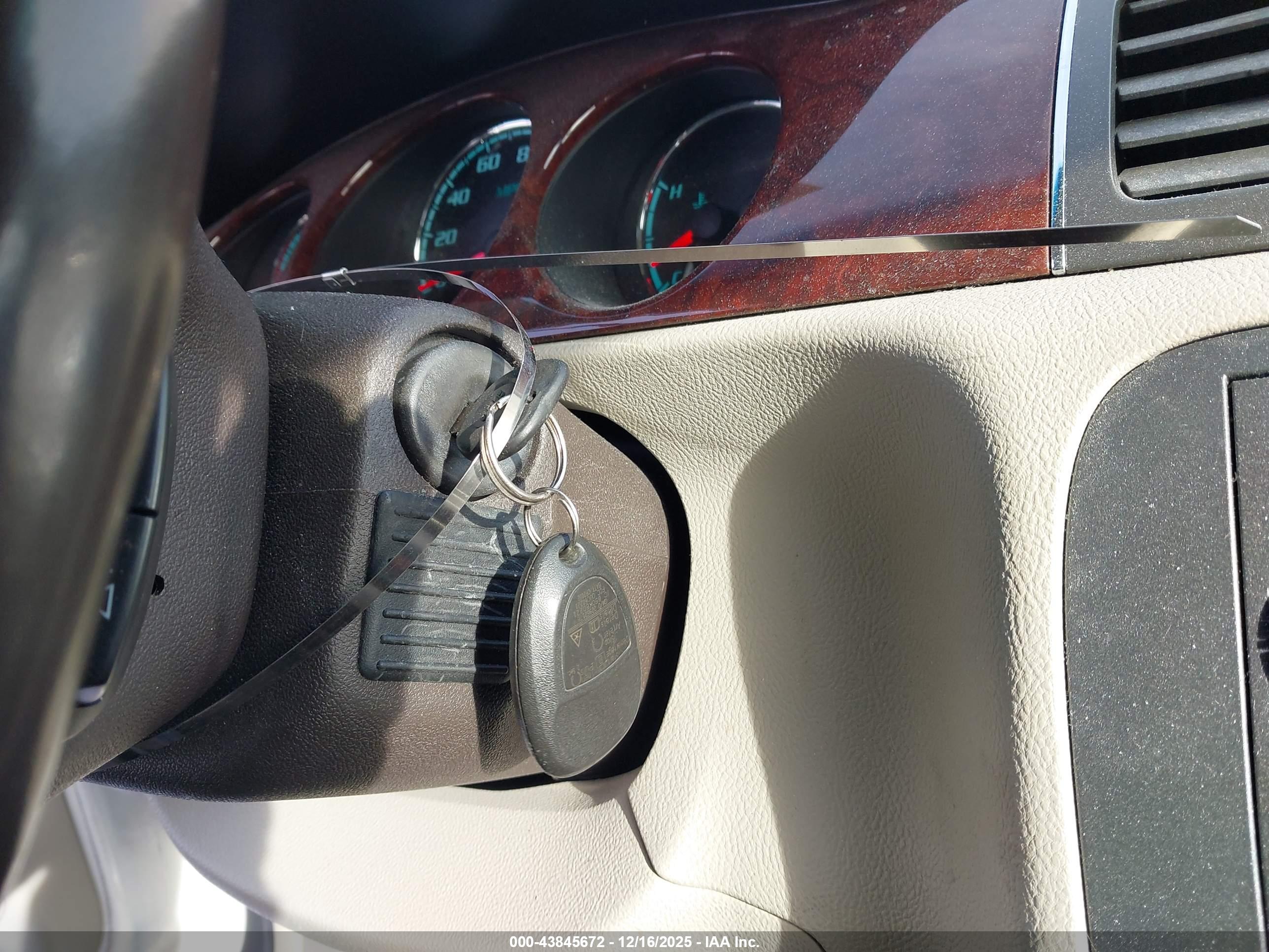 BUICK LUCERNE image 11