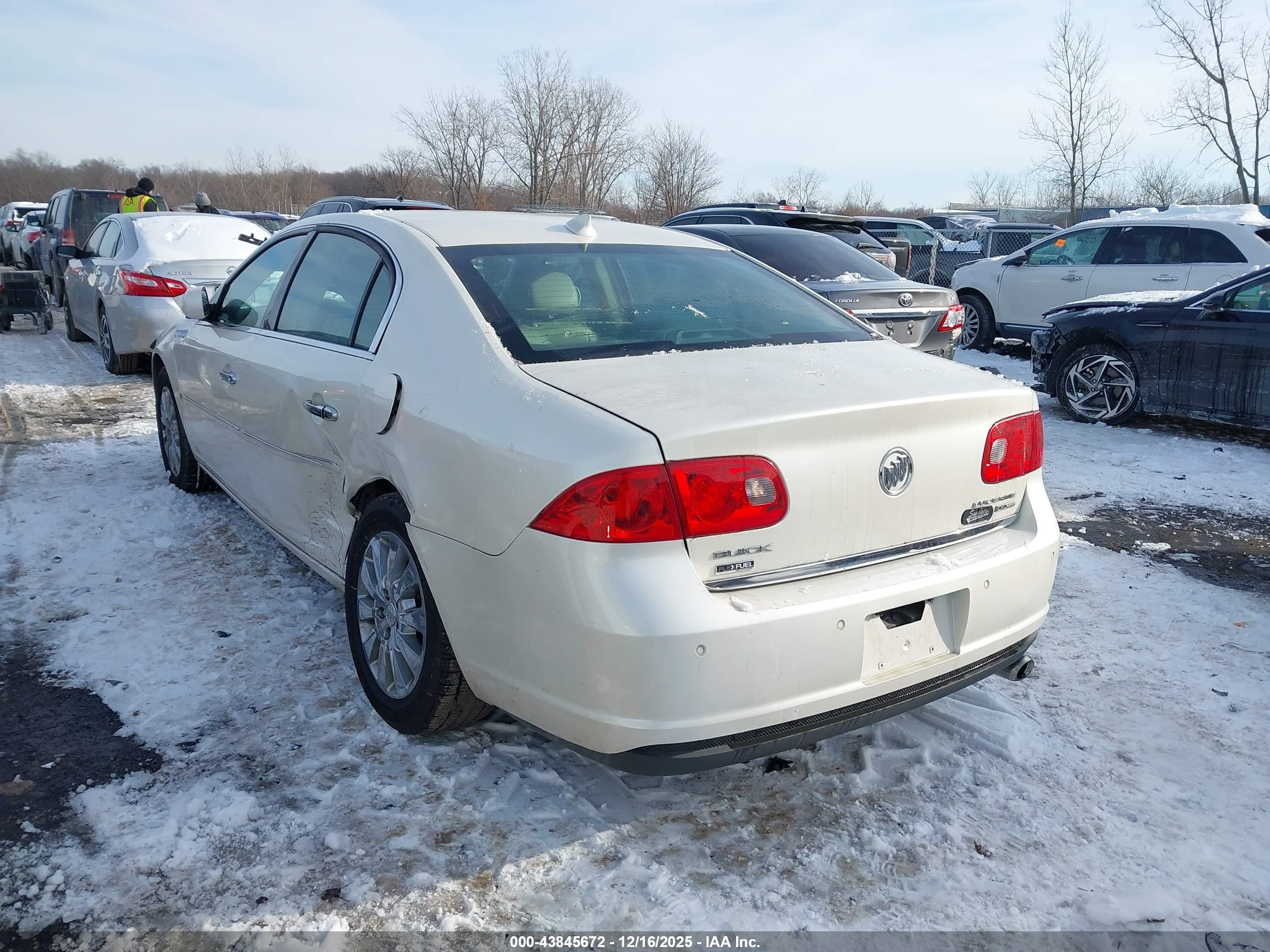 BUICK LUCERNE image 3