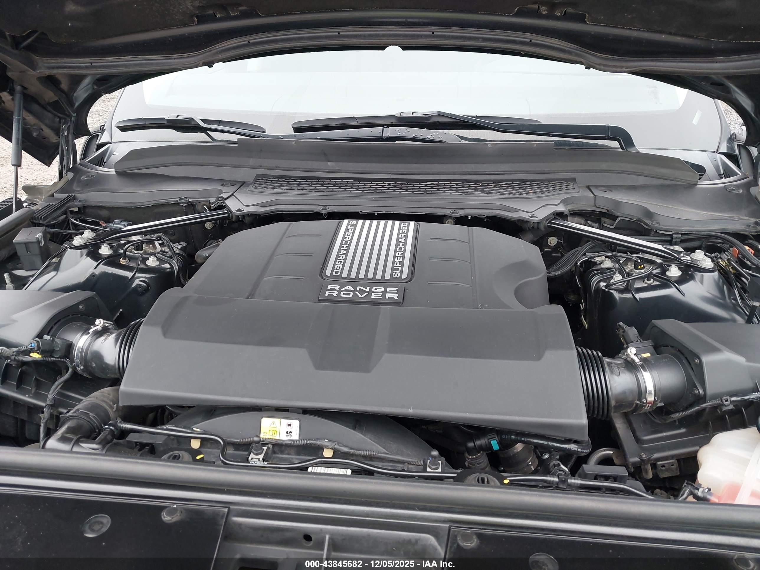 LAND ROVER image 10