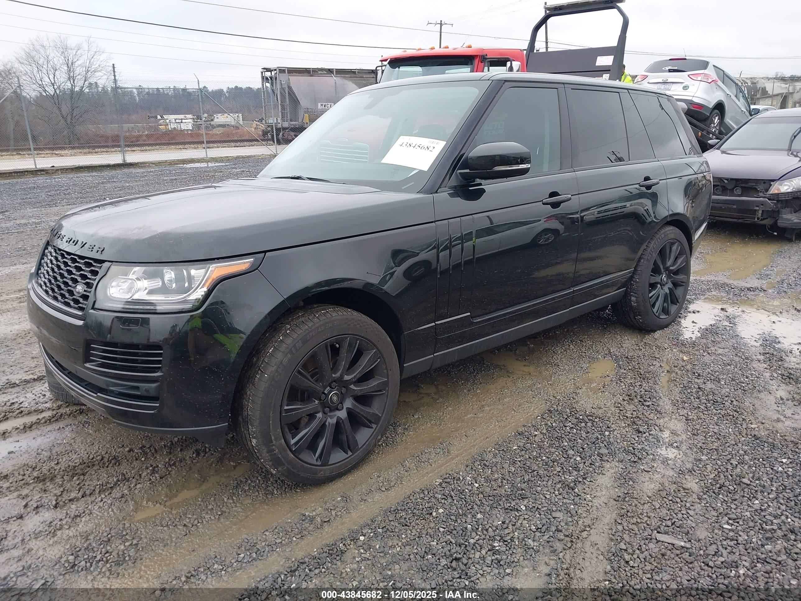 LAND ROVER image 2