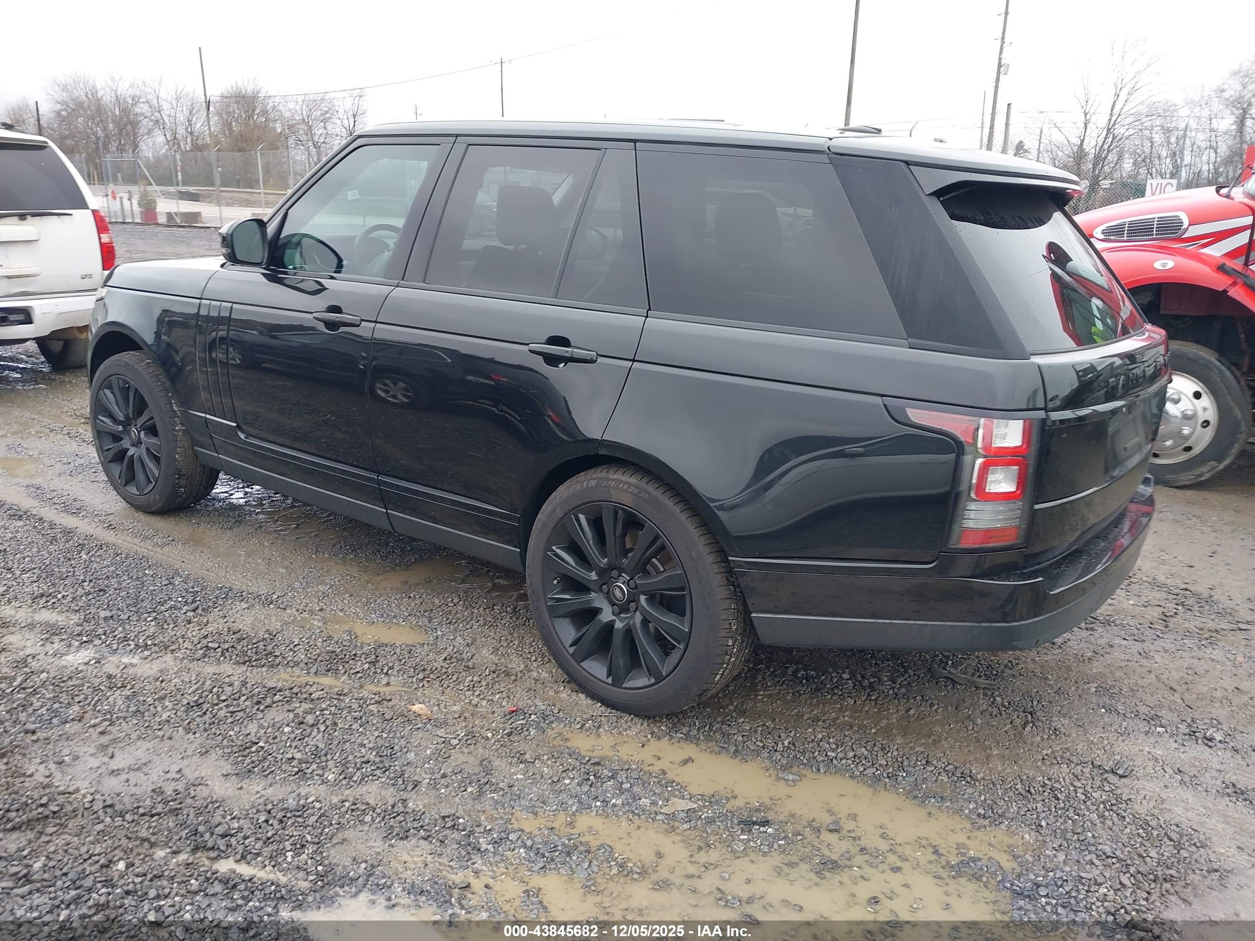 LAND ROVER image 3