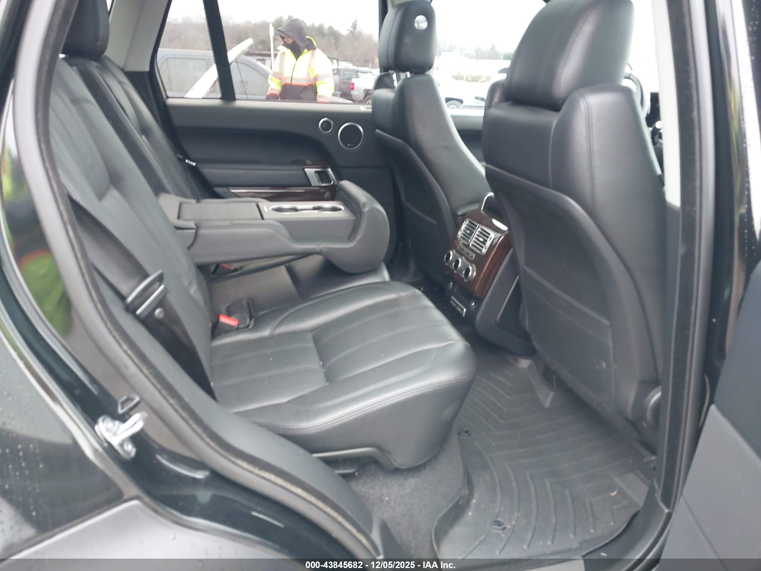 LAND ROVER image 8