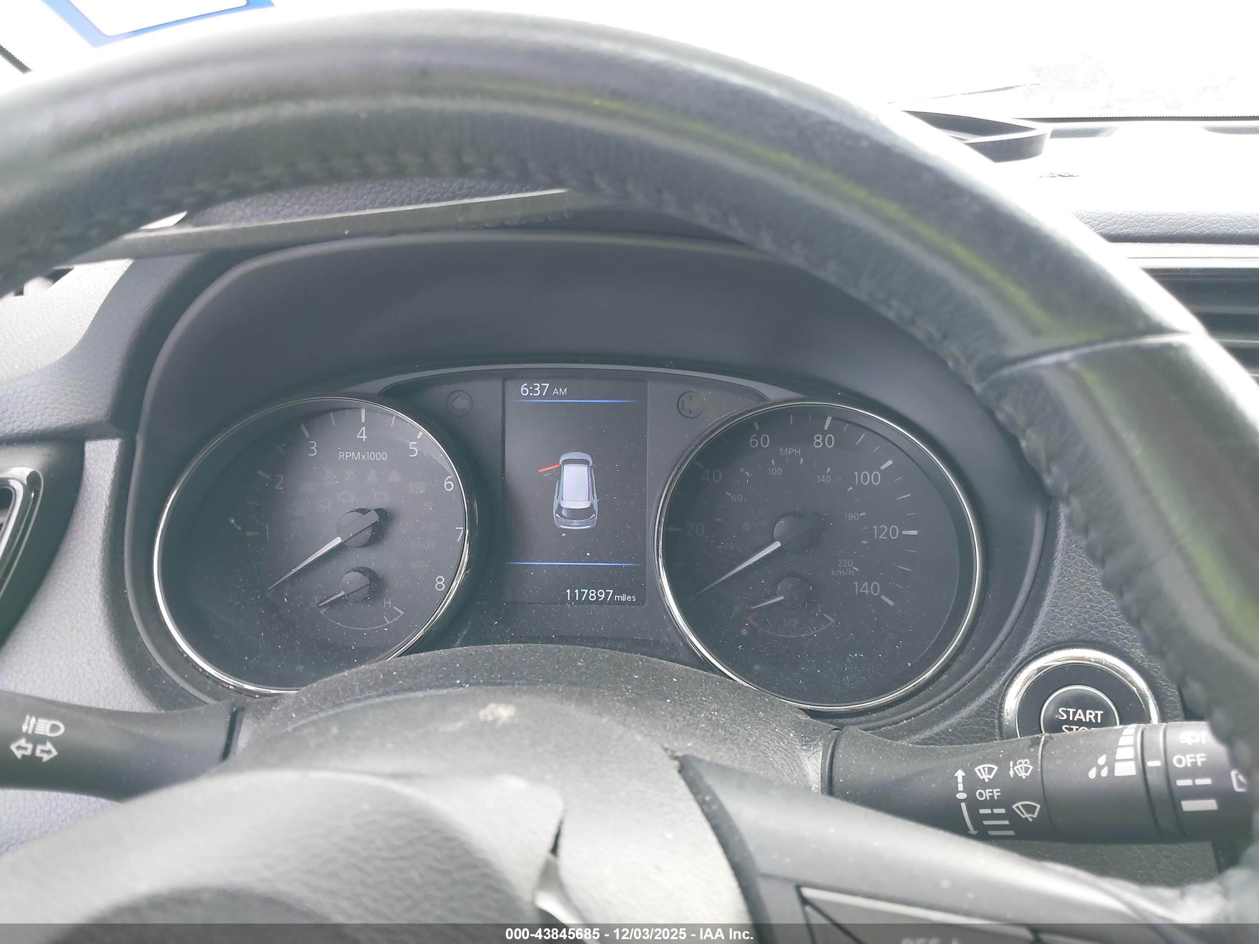 NISSAN ROGUE image 7