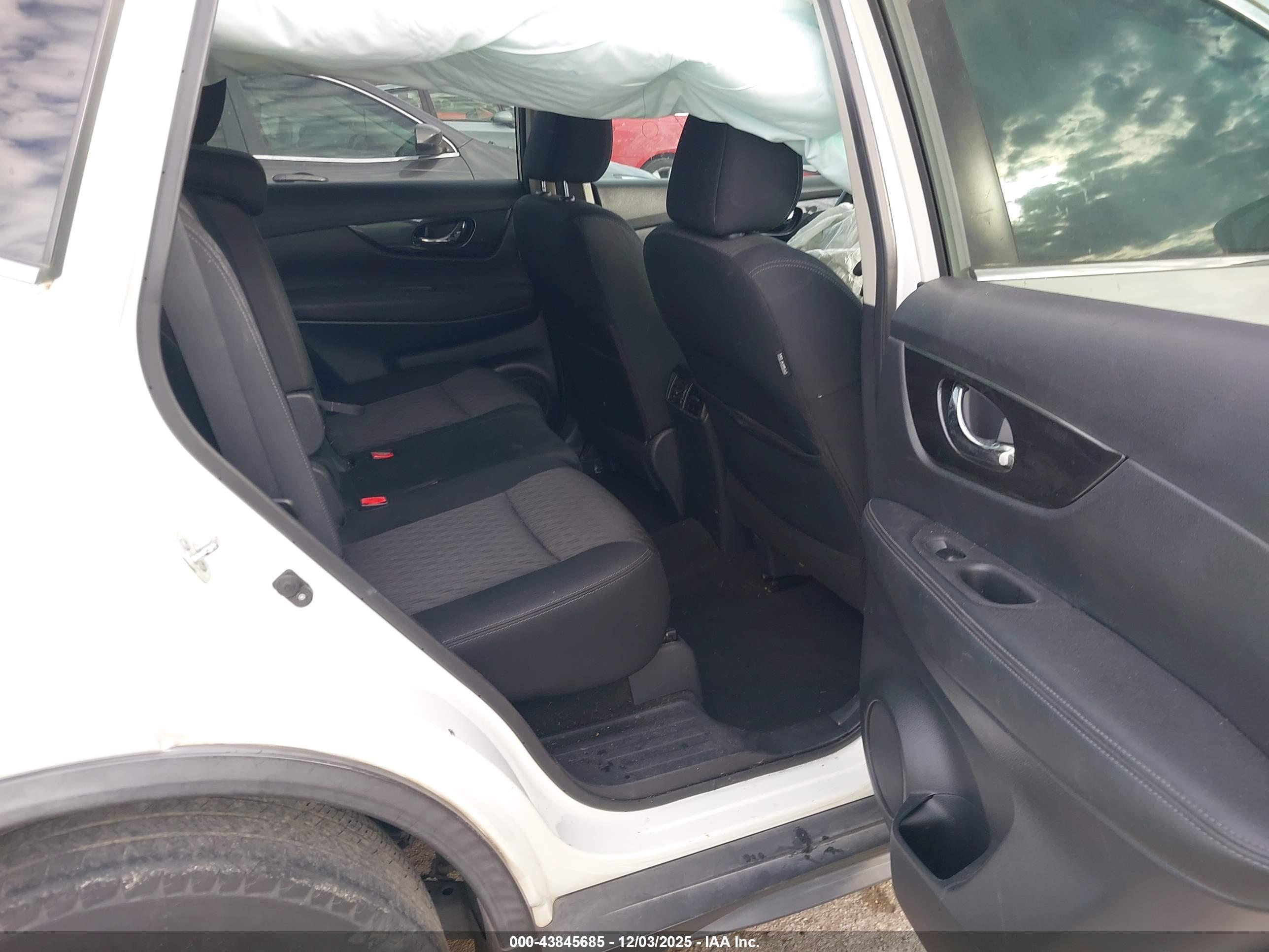 NISSAN ROGUE image 8