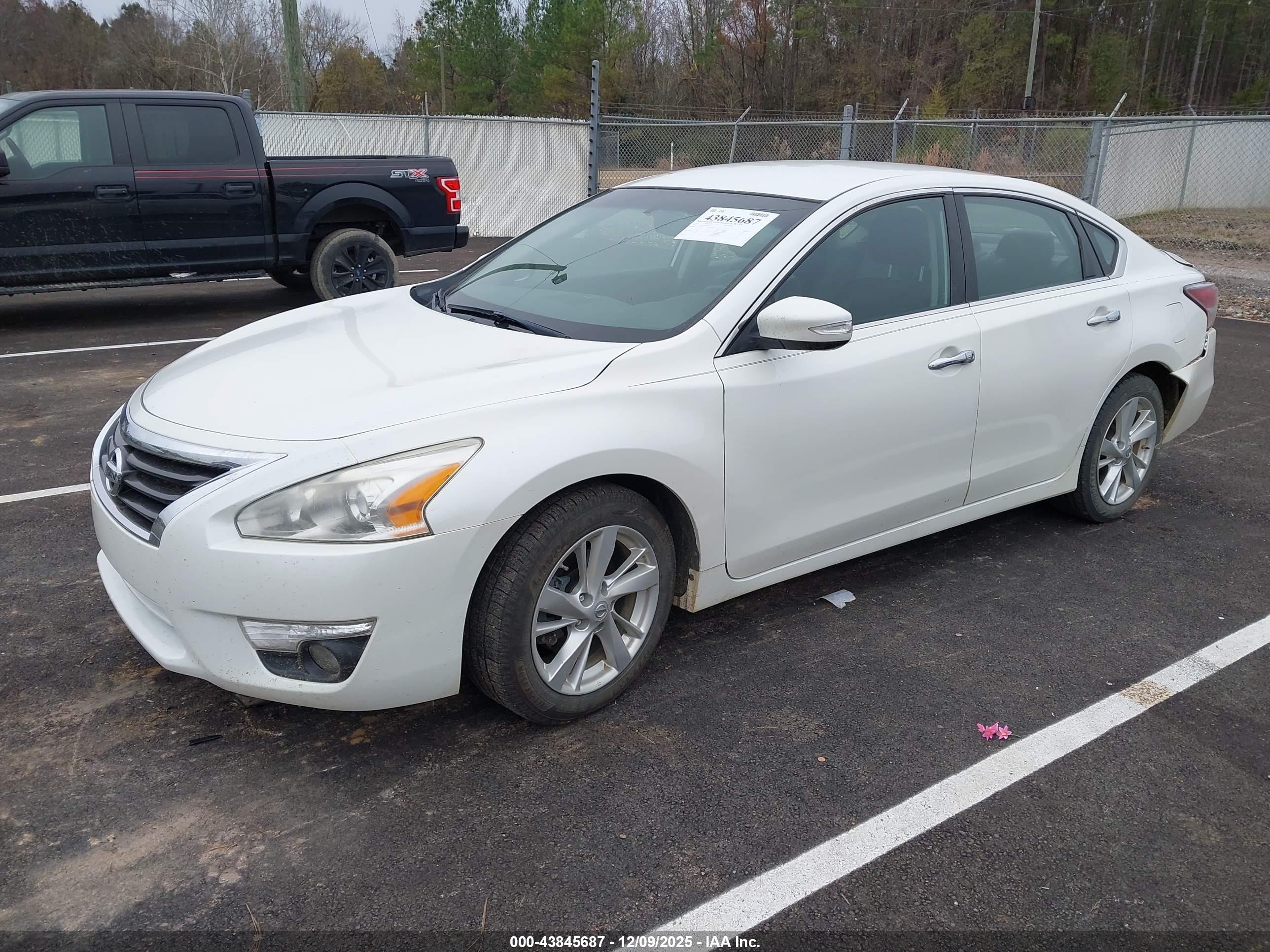 NISSAN ALTIMA image 2