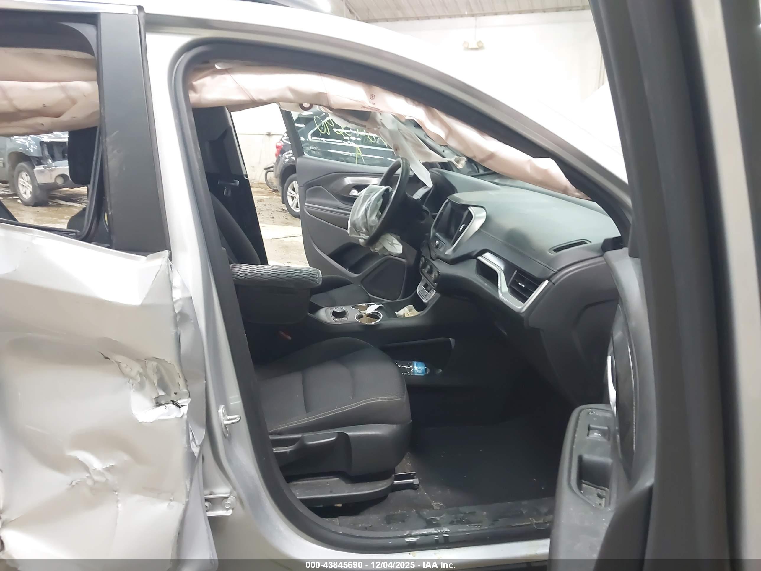 GMC TERRAIN image 5