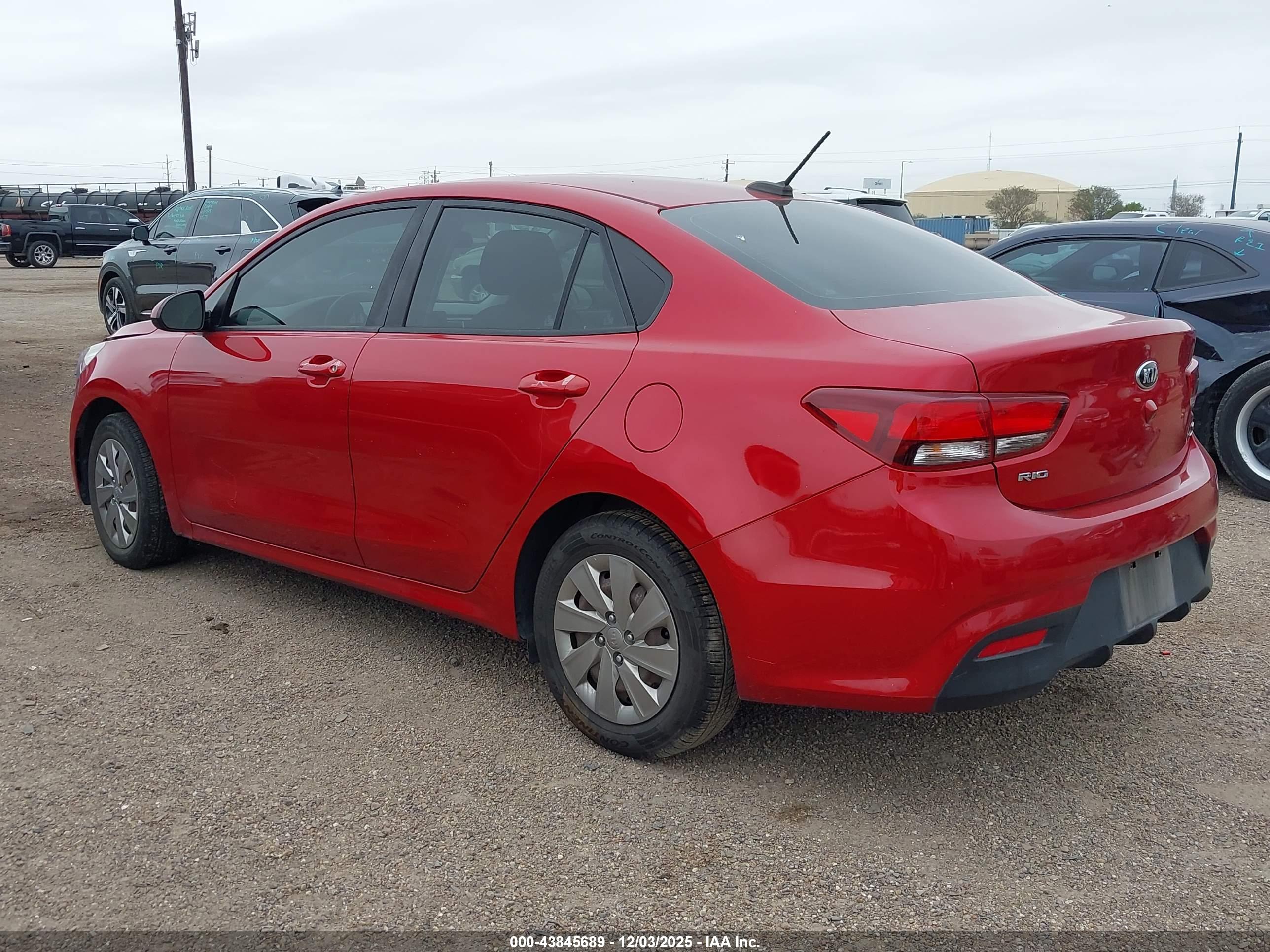 KIA RIO image 3