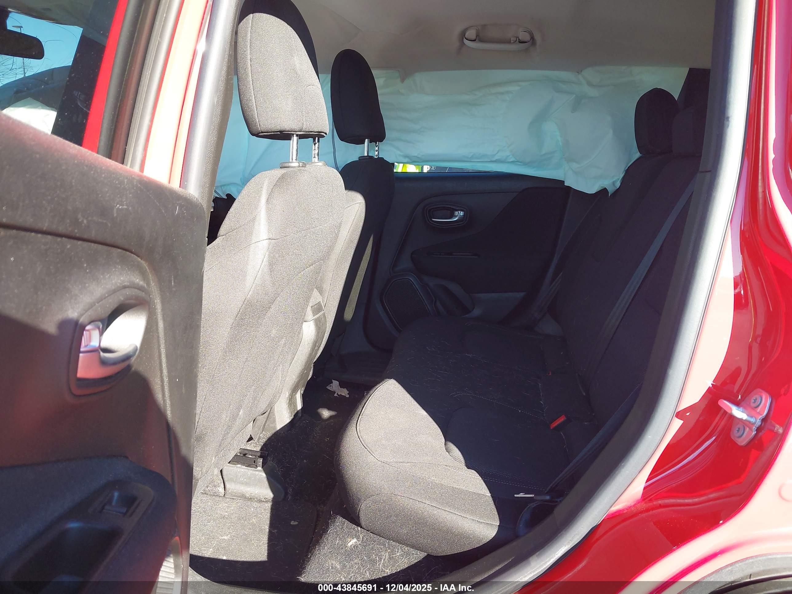 JEEP RENEGADE image 8