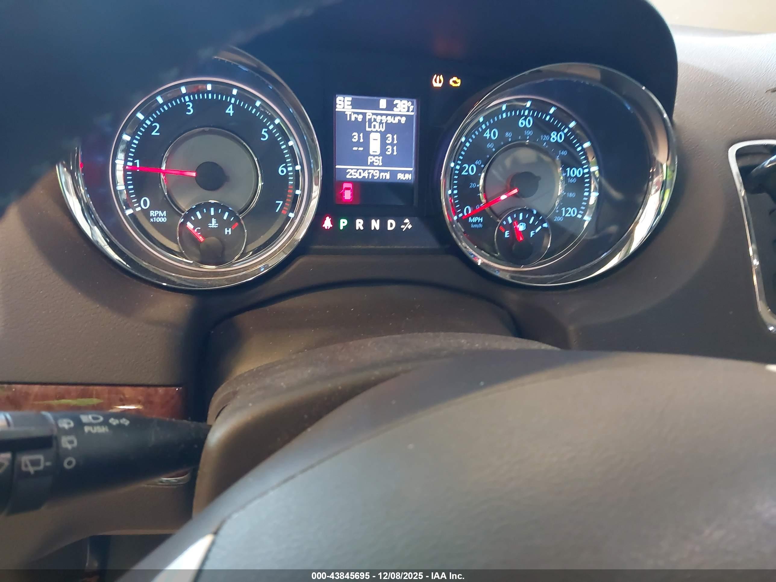 CHRYSLER TOWN image 7