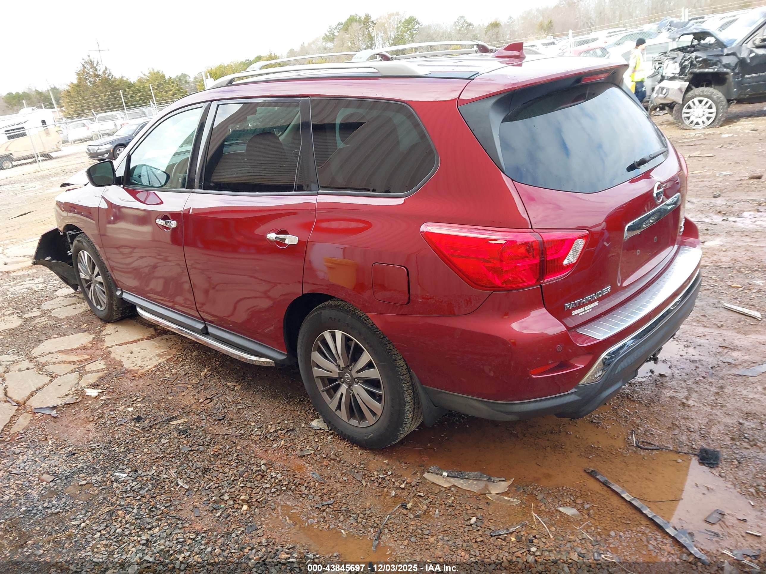 NISSAN PATHFINDER image 3