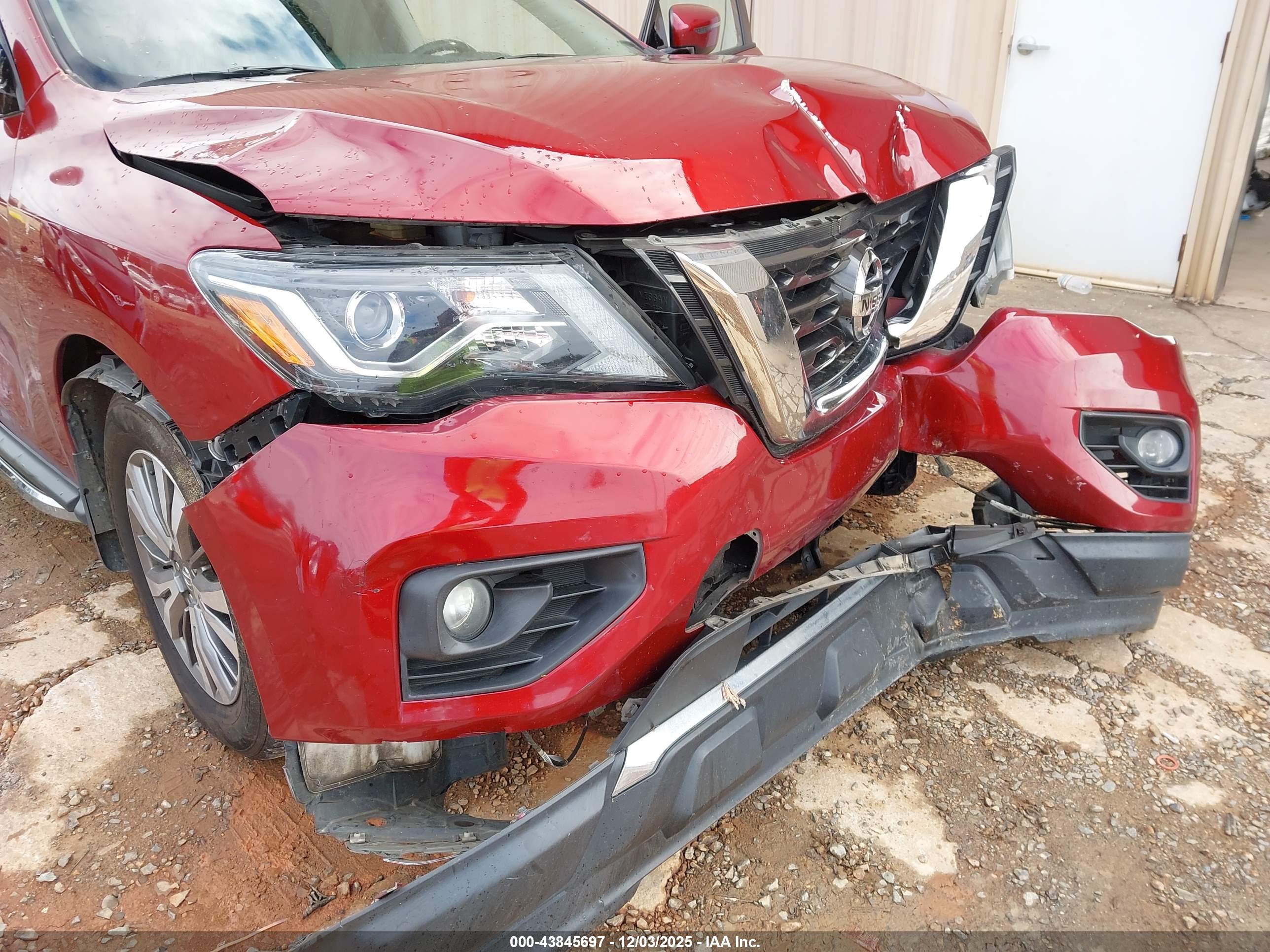 NISSAN PATHFINDER image 6