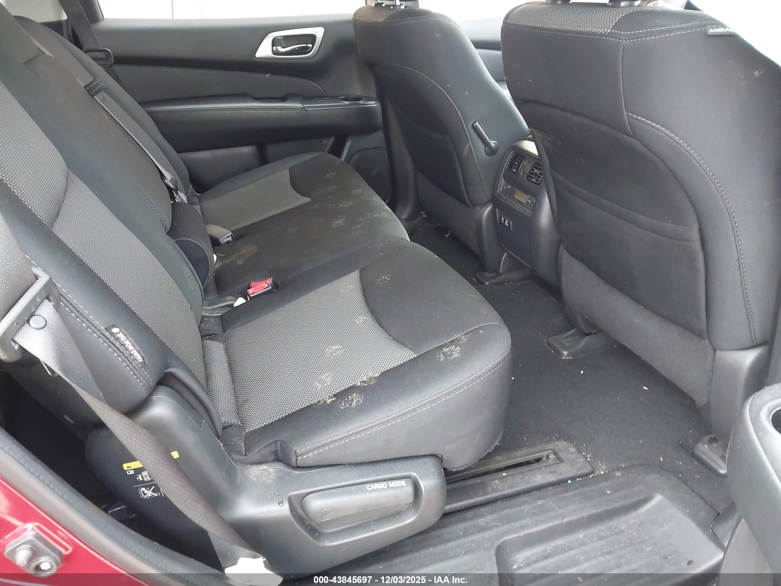 NISSAN PATHFINDER image 8