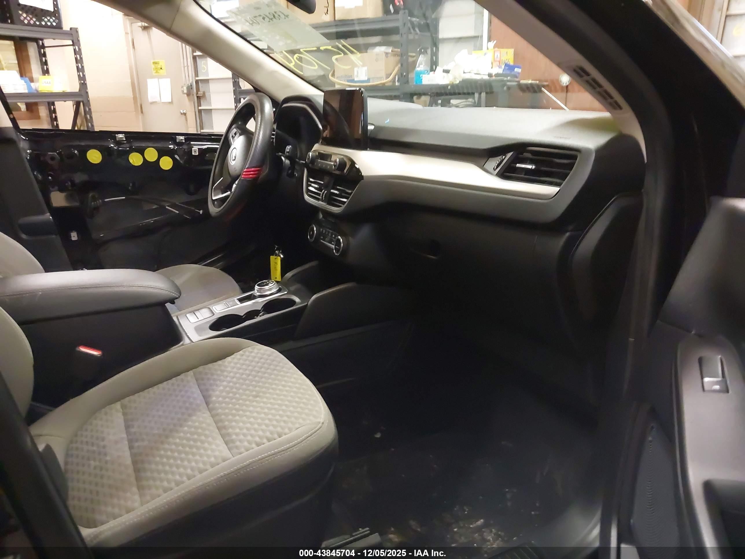 FORD ESCAPE image 5