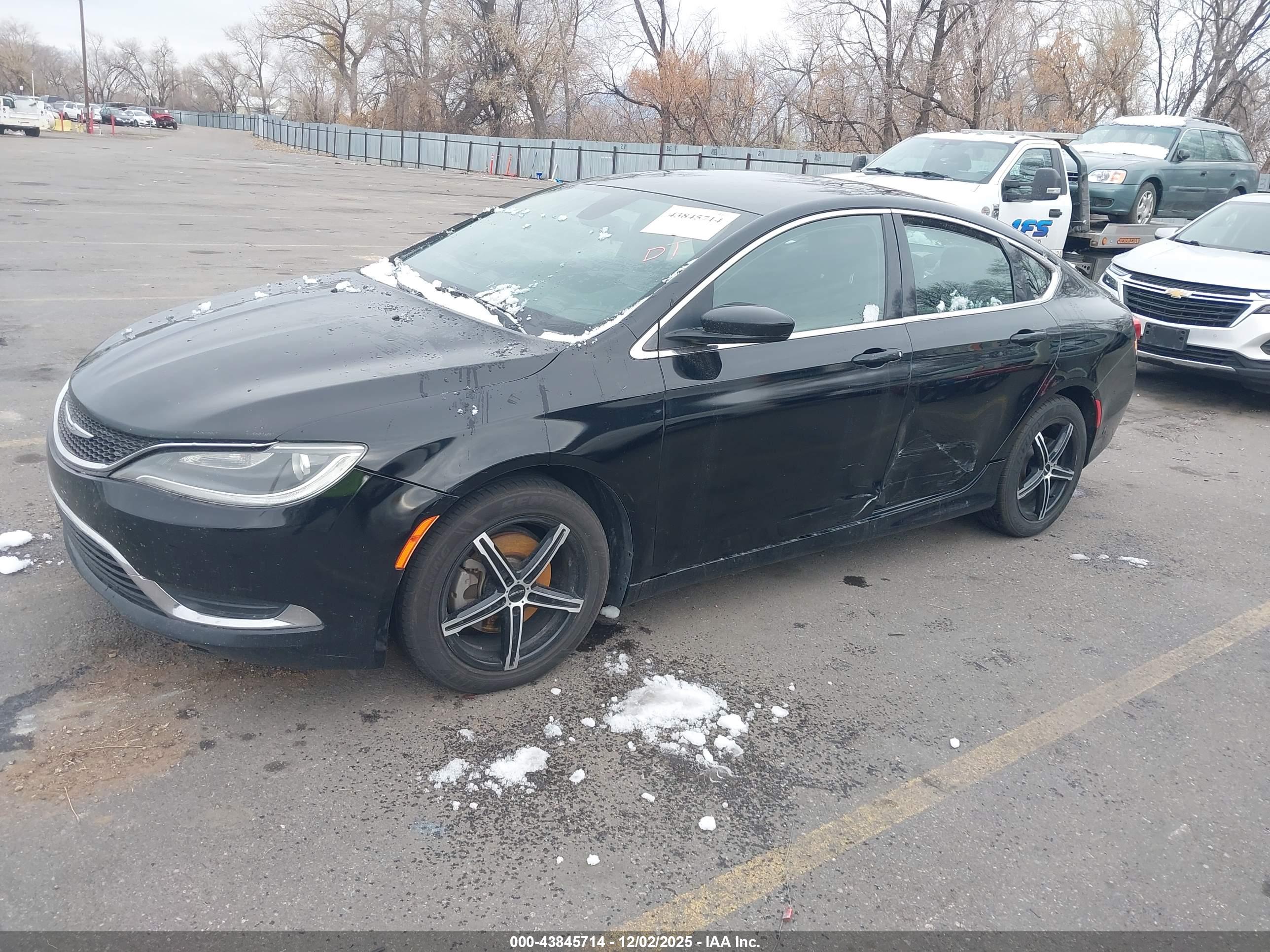 CHRYSLER 200 image 2