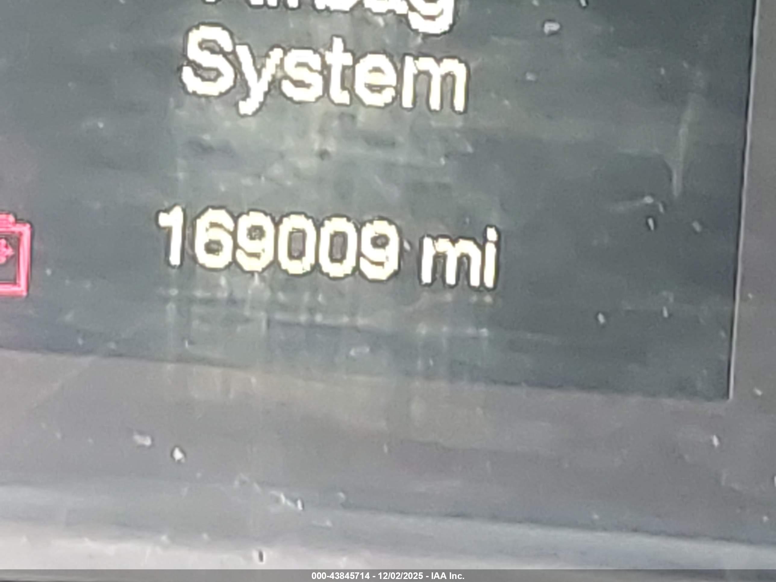 CHRYSLER 200 image 7