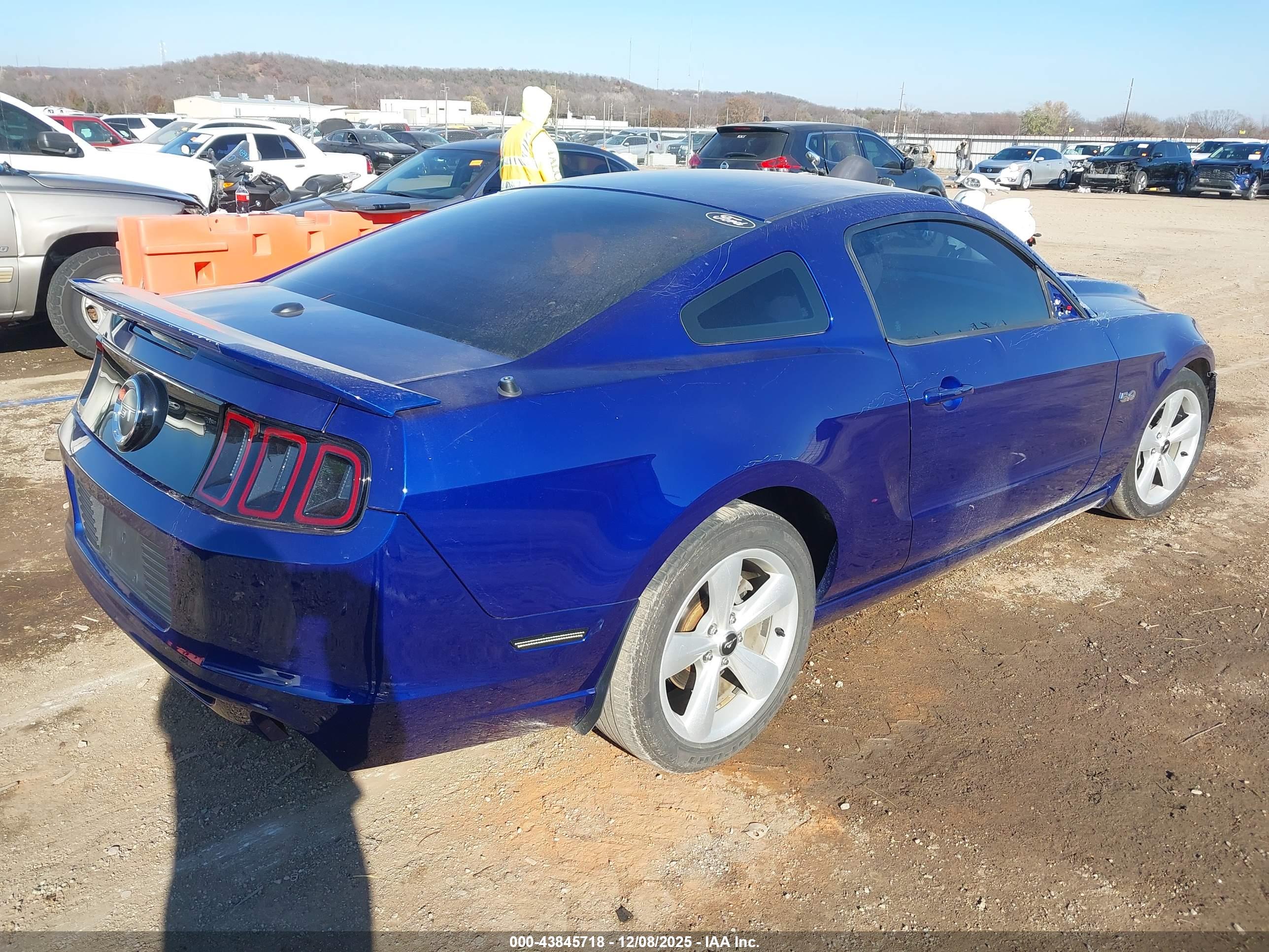 FORD MUSTANG image 4