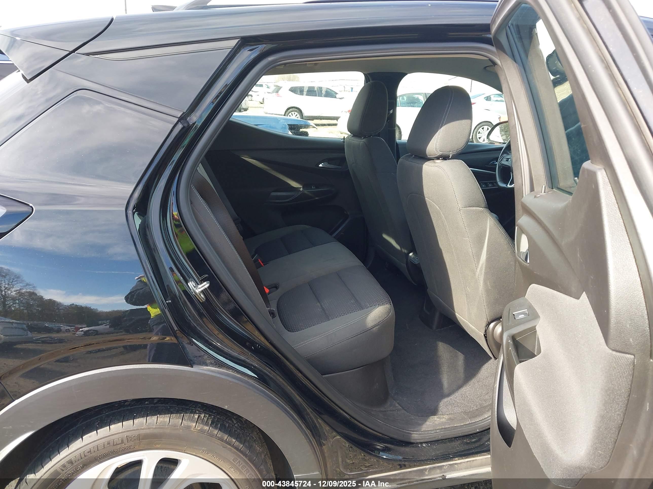 CHEVROLET BOLT image 8