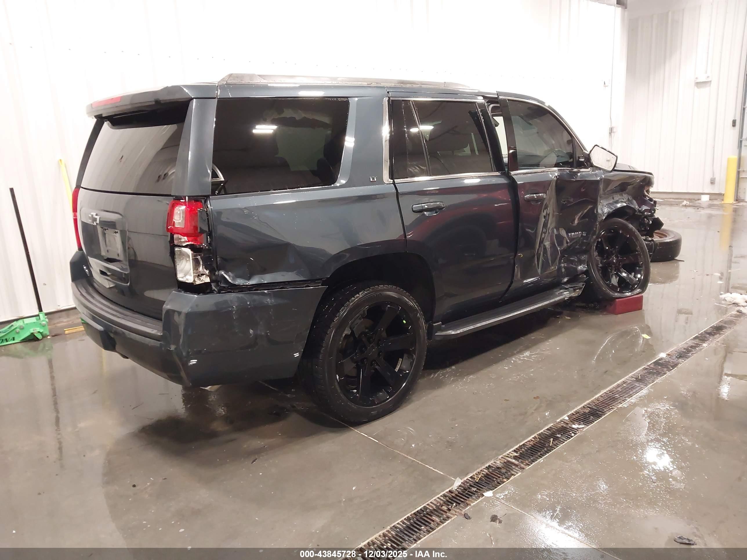 CHEVROLET TAHOE image 4