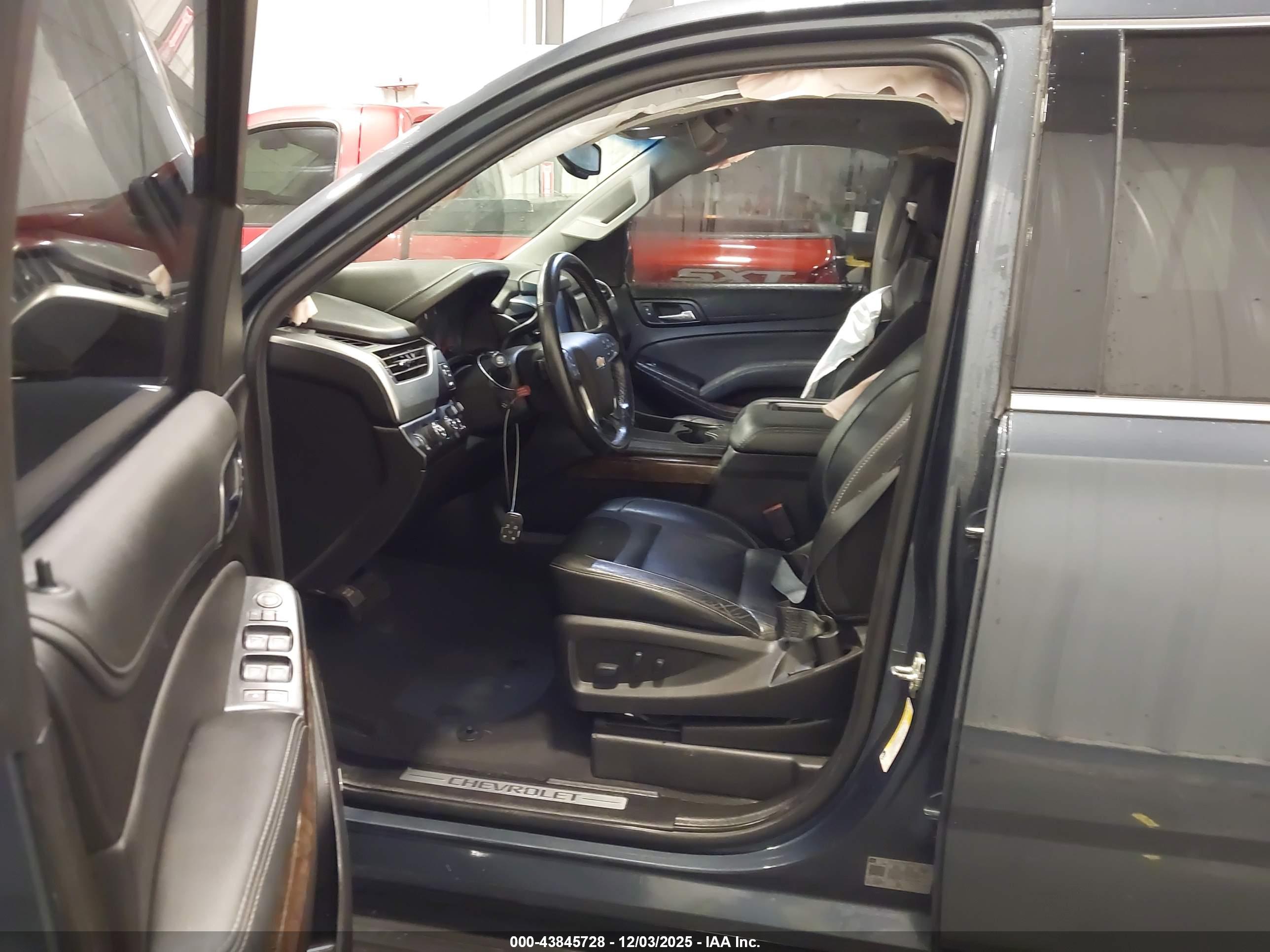 CHEVROLET TAHOE image 5