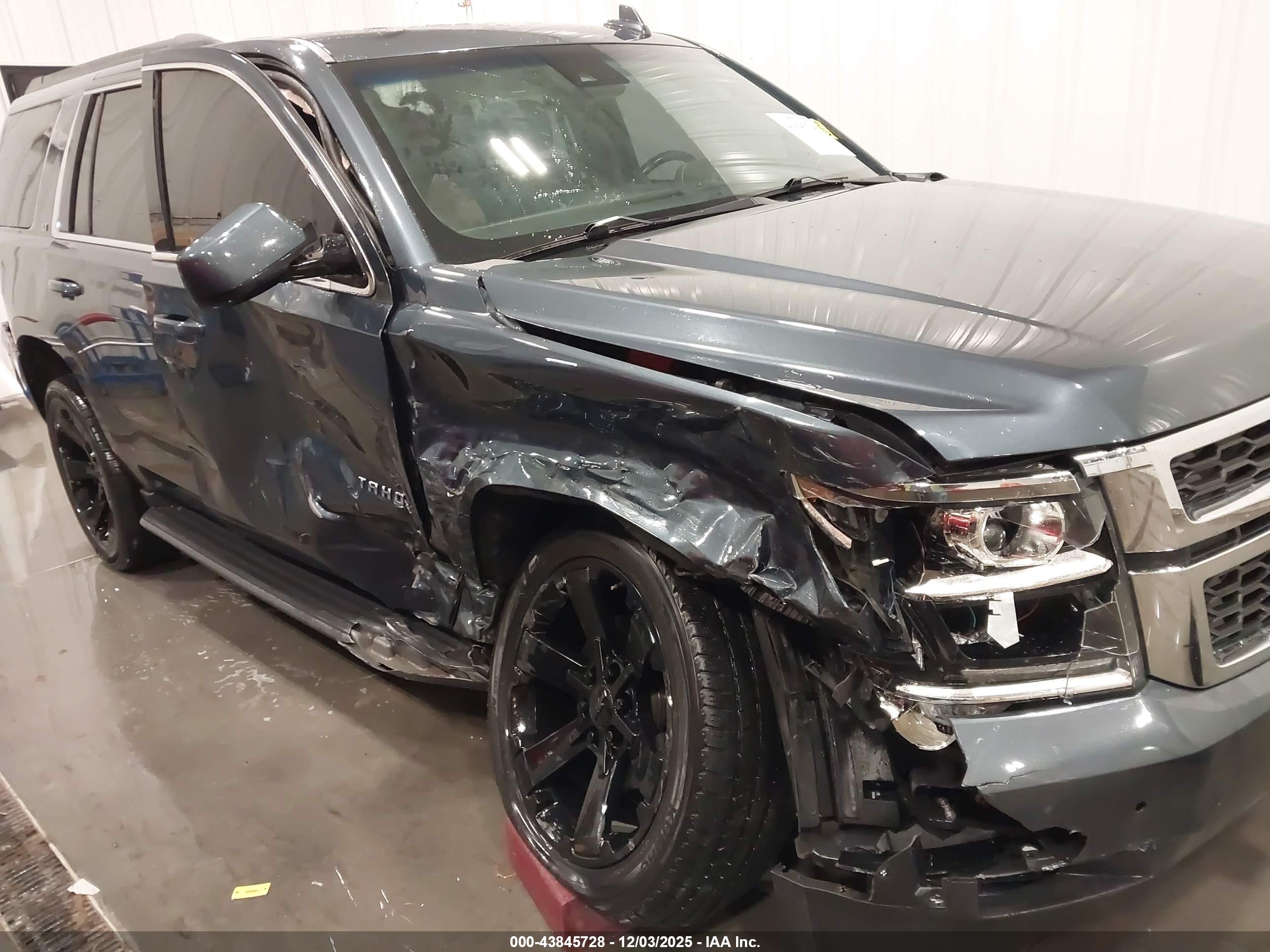 CHEVROLET TAHOE image 6