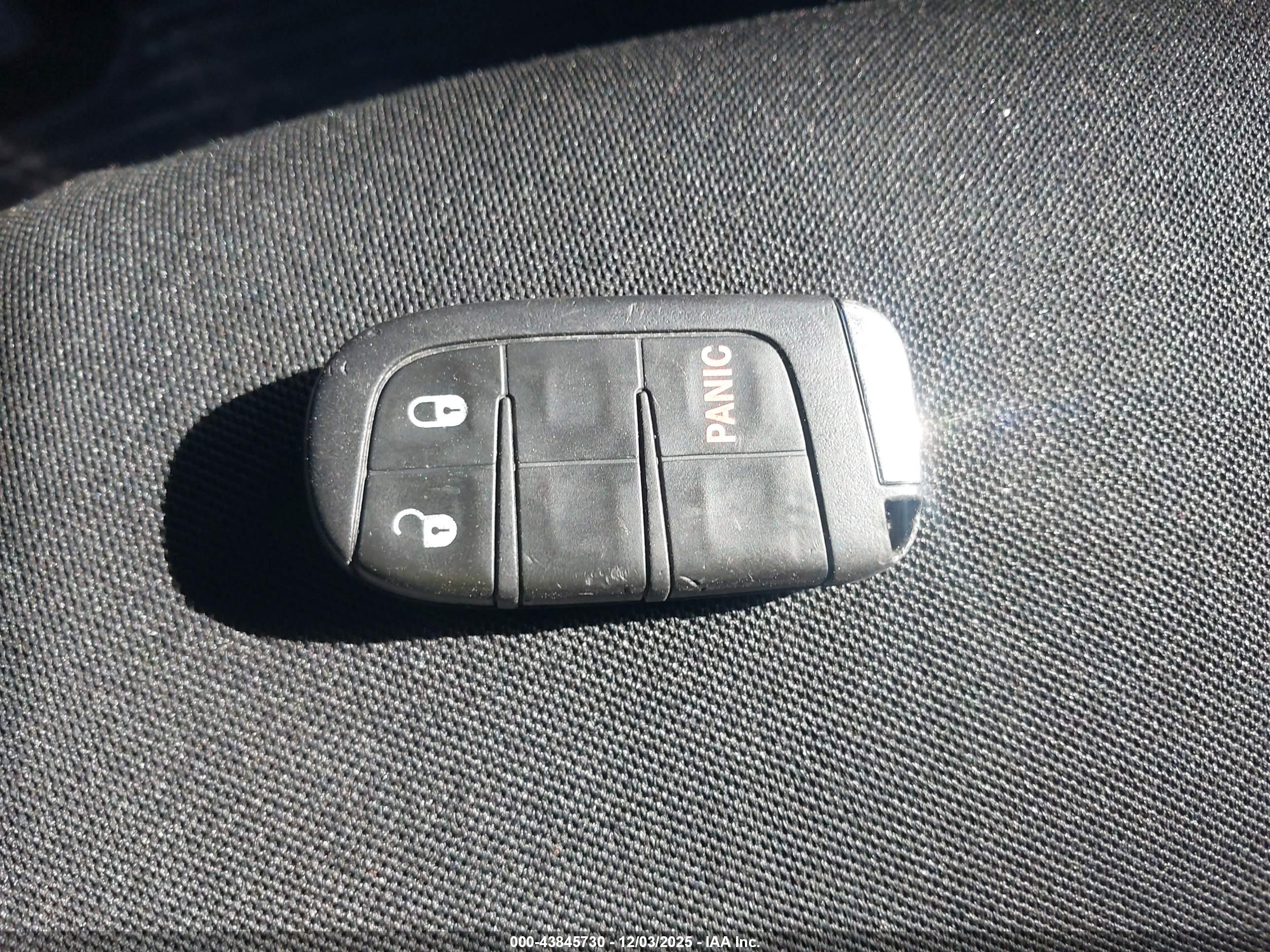 JEEP RENEGADE image 11