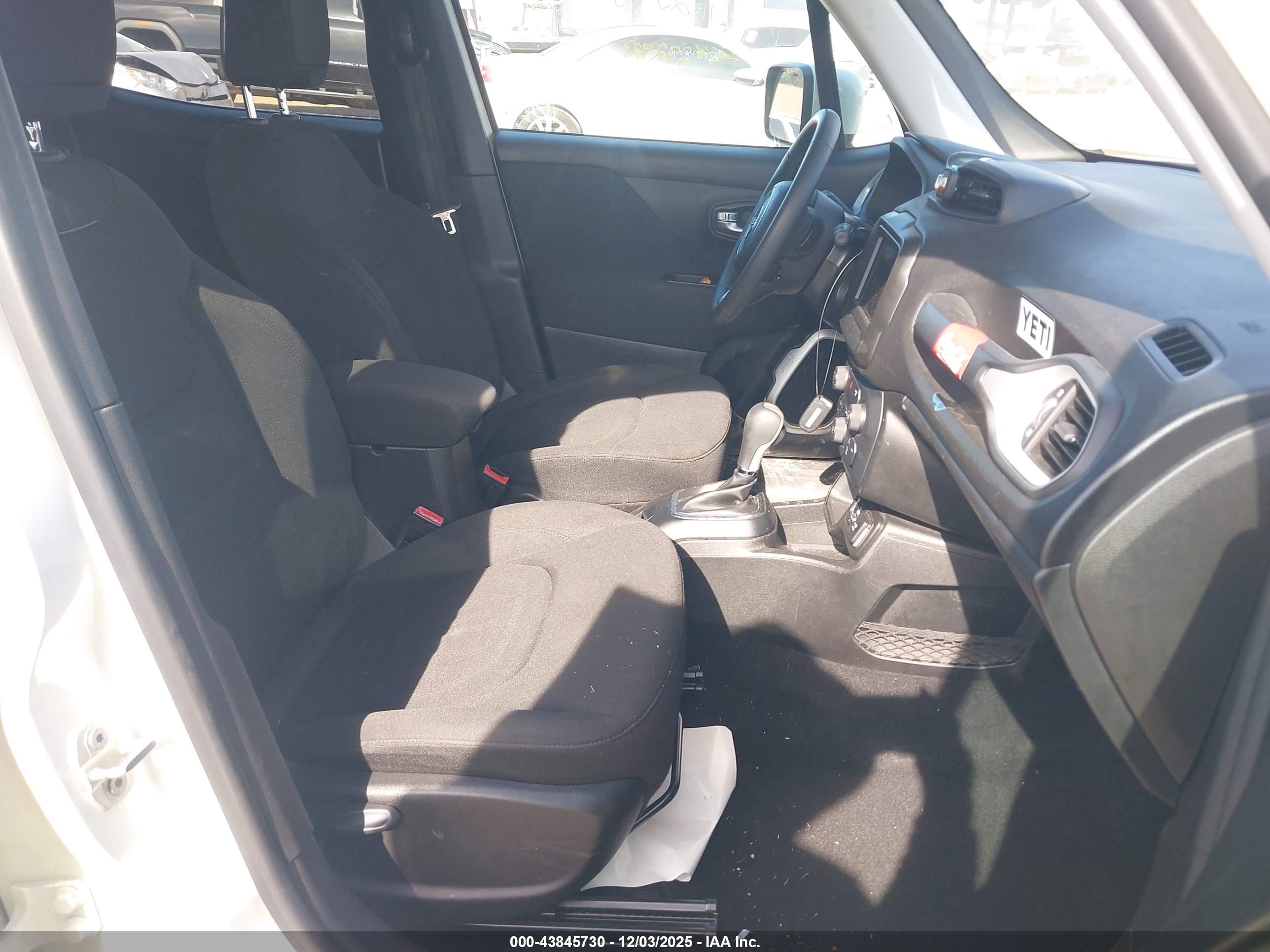JEEP RENEGADE image 5