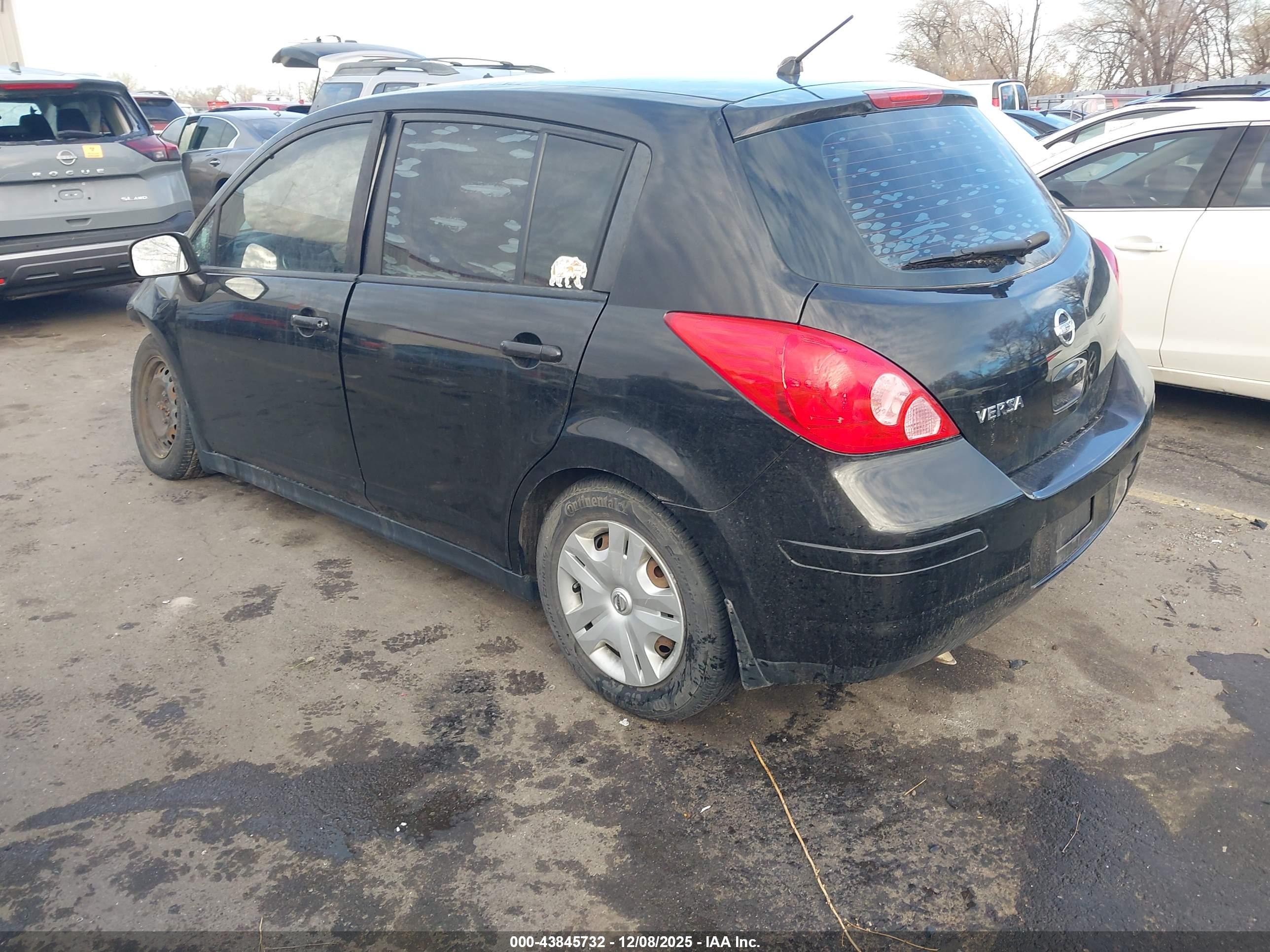 NISSAN VERSA image 3
